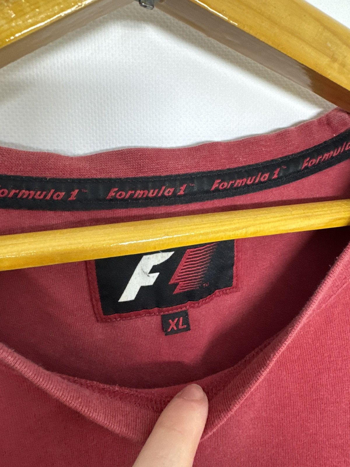 Formula 1 VINTAGE FORMULA 1 OFFICIAL MERCHANDISE BIG LOGO F1 Size US XL / EU 56 / 4 - 6 Thumbnail
