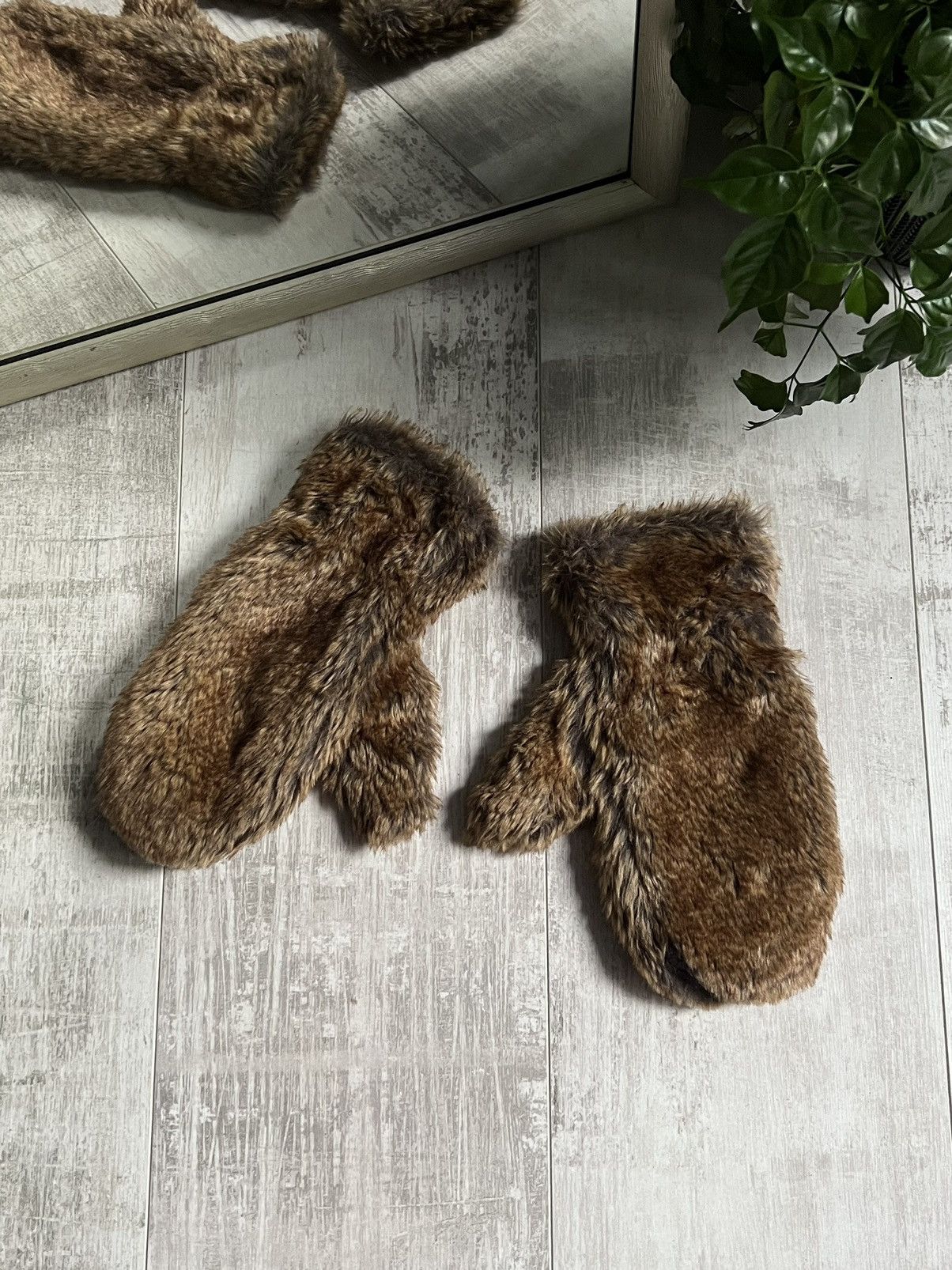 If Six Was Nine × Japanese Brand Avant Garde Gloves Fur Y2K Hysteric Glamour Style Opium Size ONE SIZE - 2 Thumbnail