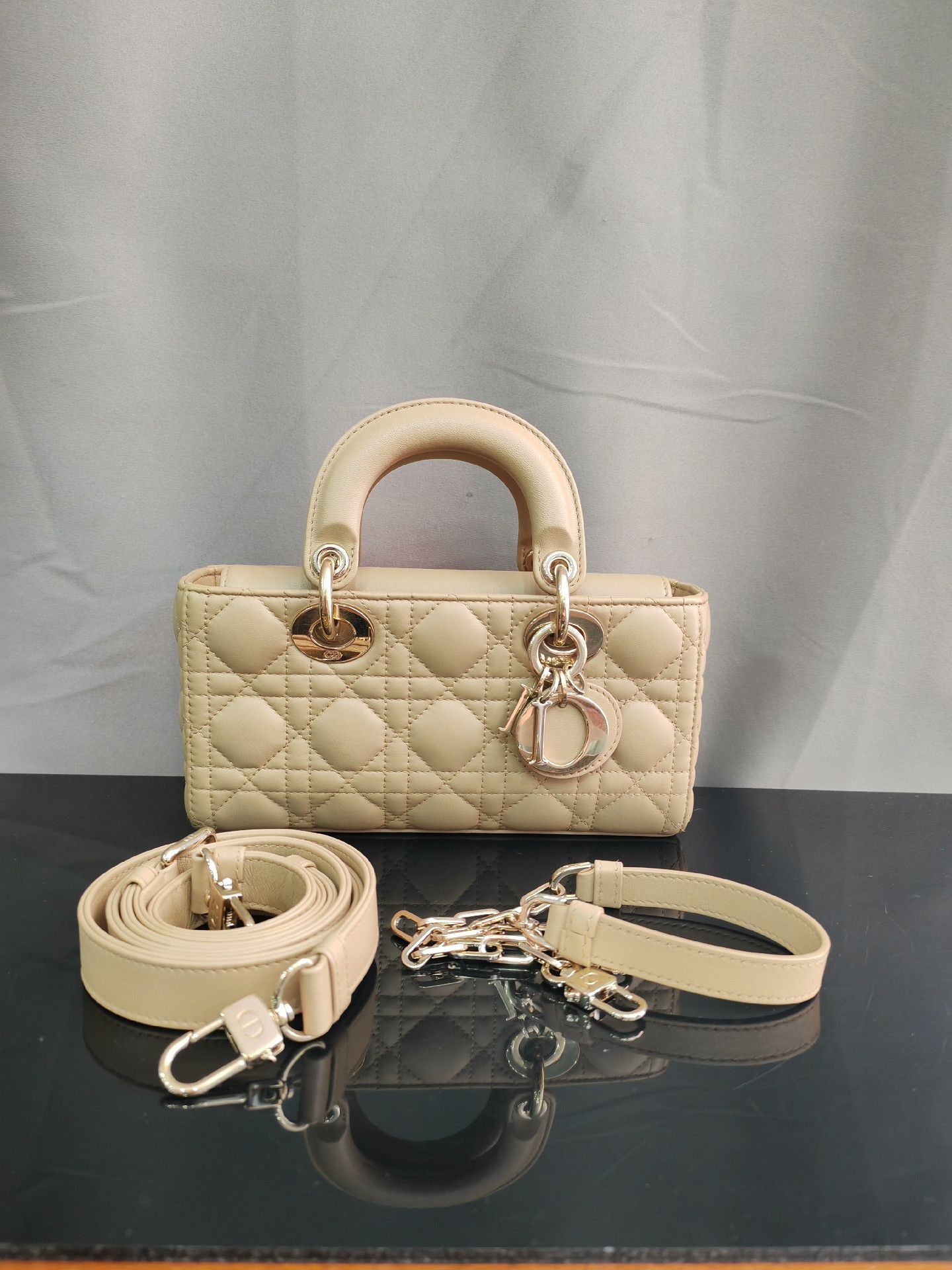 Dior Pre-loved Bag Very good condition Size ONE SIZE - 1 Thumbnail