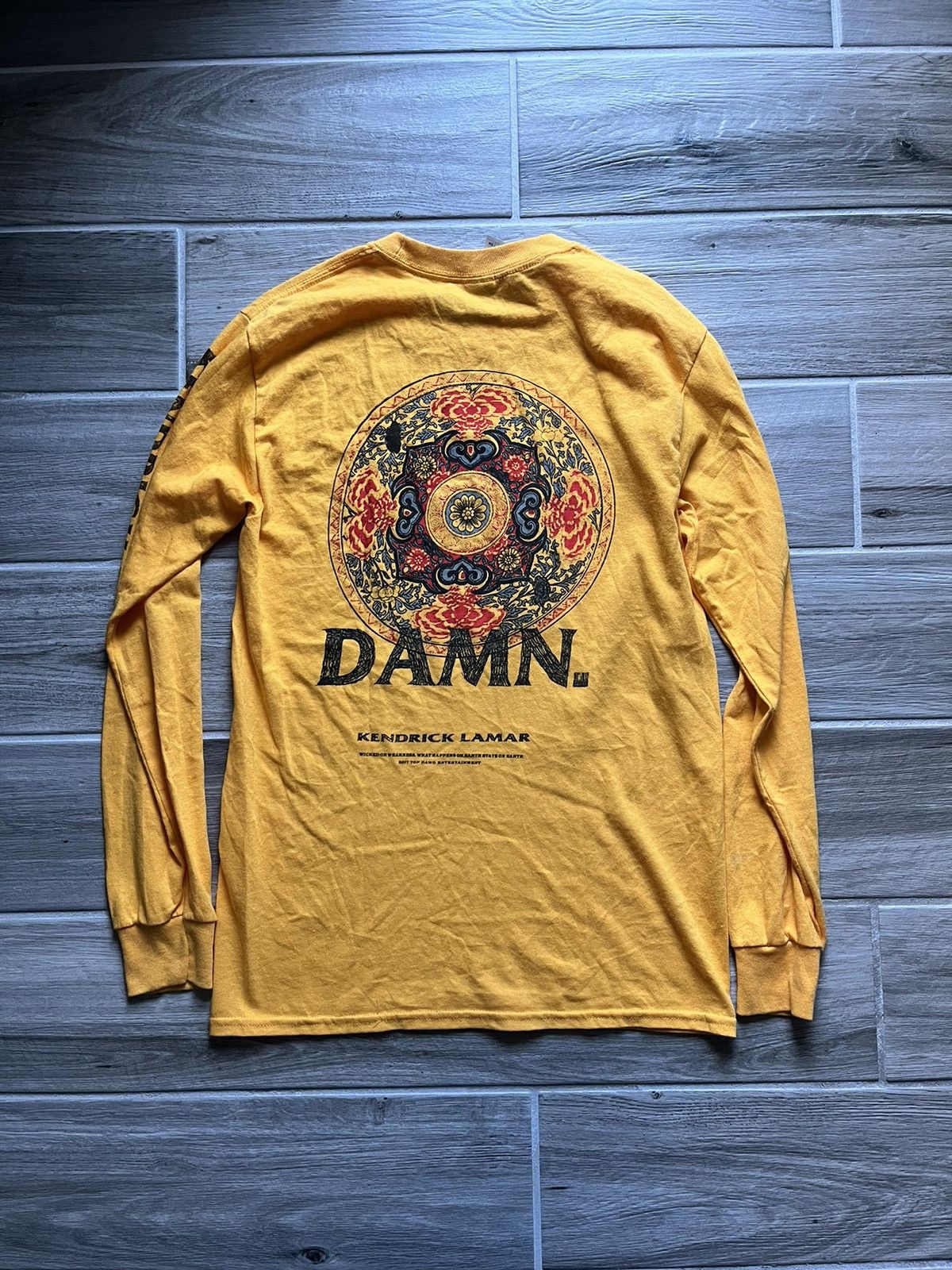 Band Tees Kendrick Lamar 2017 DAMN Tour L/S Size Small Gently Used Size US S / EU 44-46 / 1 - 1 Thumbnail
