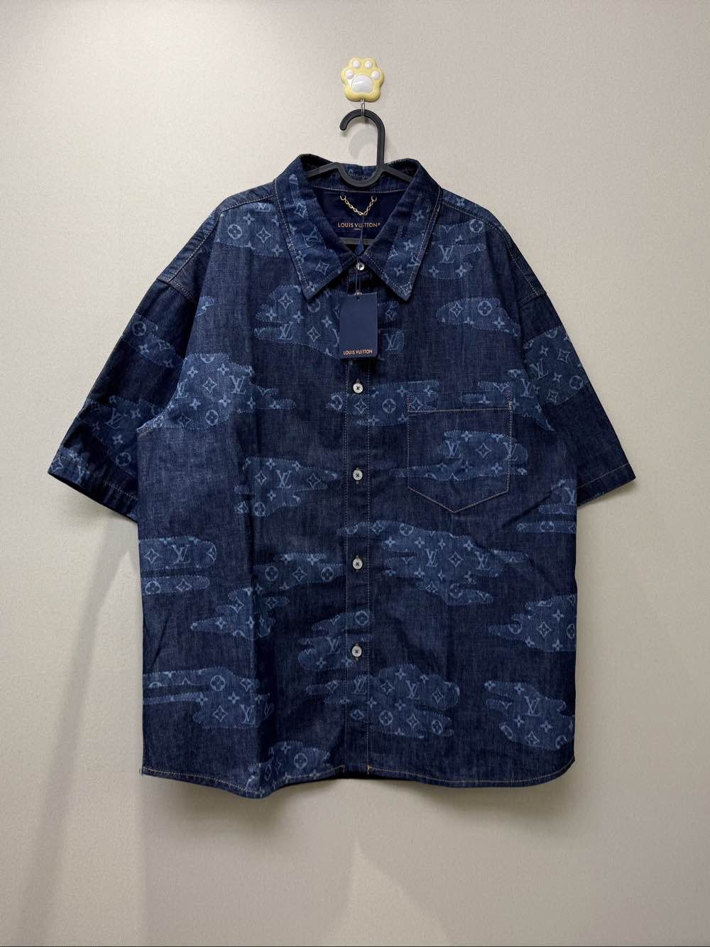 Louis Vuitton Louis Vuitton Monogram Denim Shirt Size XL Size US XL / EU 56 / 4 - 1 Thumbnail