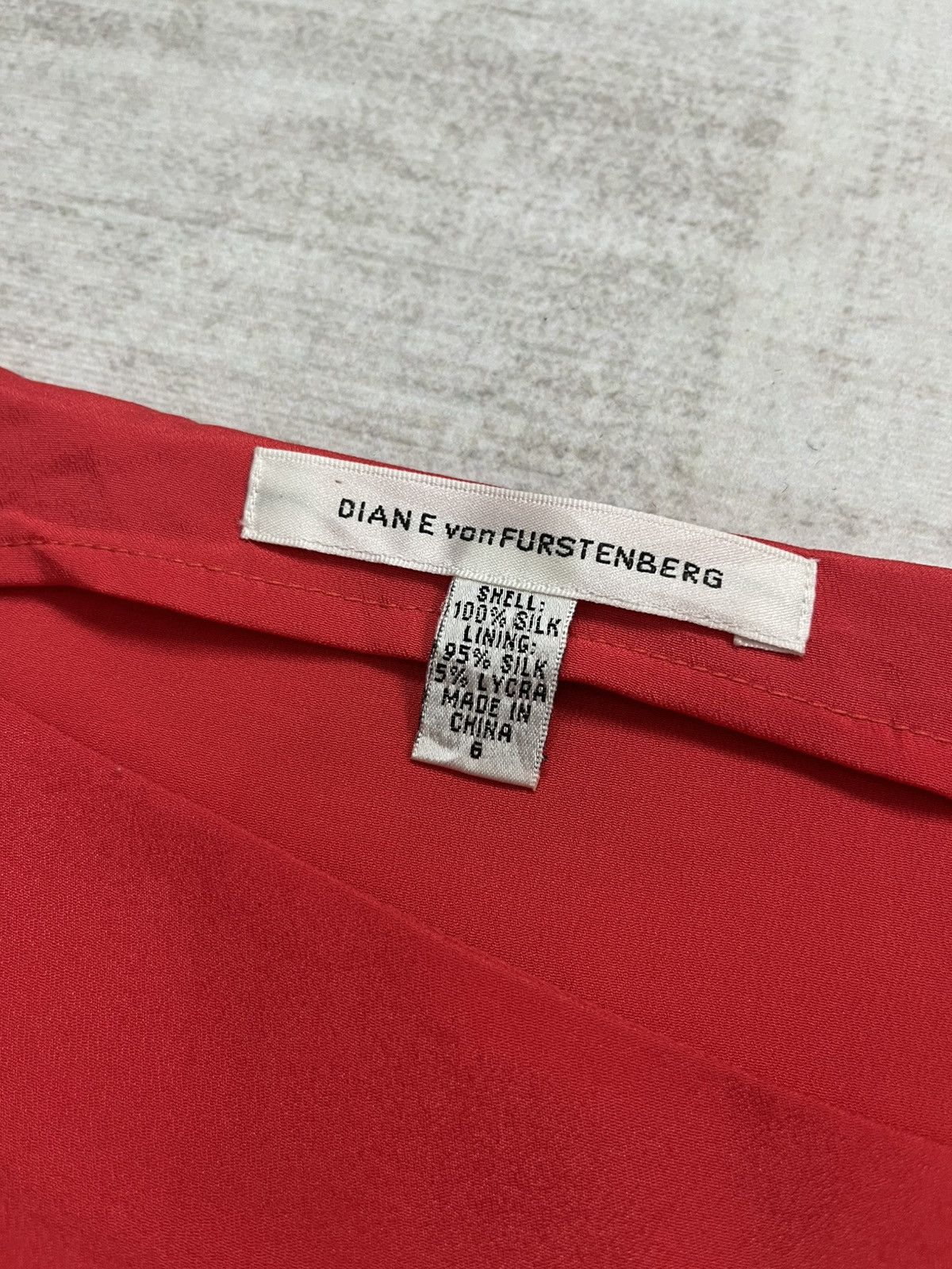 Diane von Furstenberg Vintage 00s Diane von Furstenberg RedSilkPleatedSleeveBlouse Size M / US 6-8 / IT 42-44 - 5 Thumbnail