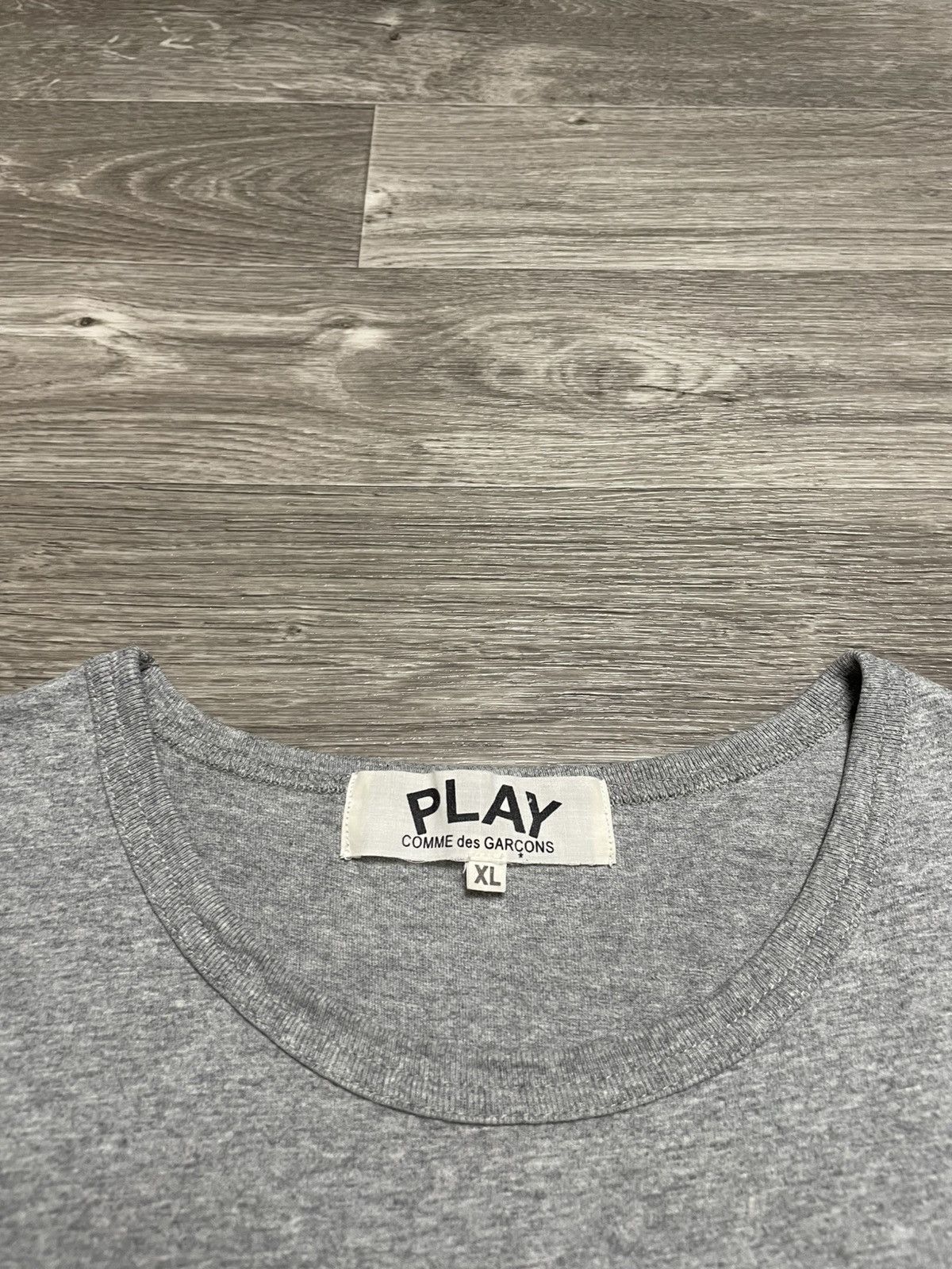 Comme des Garcons PLAY Vintage Comme Des Garcons Play Heart Logo Gray T-Shirt Y2K Size US XL / EU 56 / 4 - 6 Thumbnail