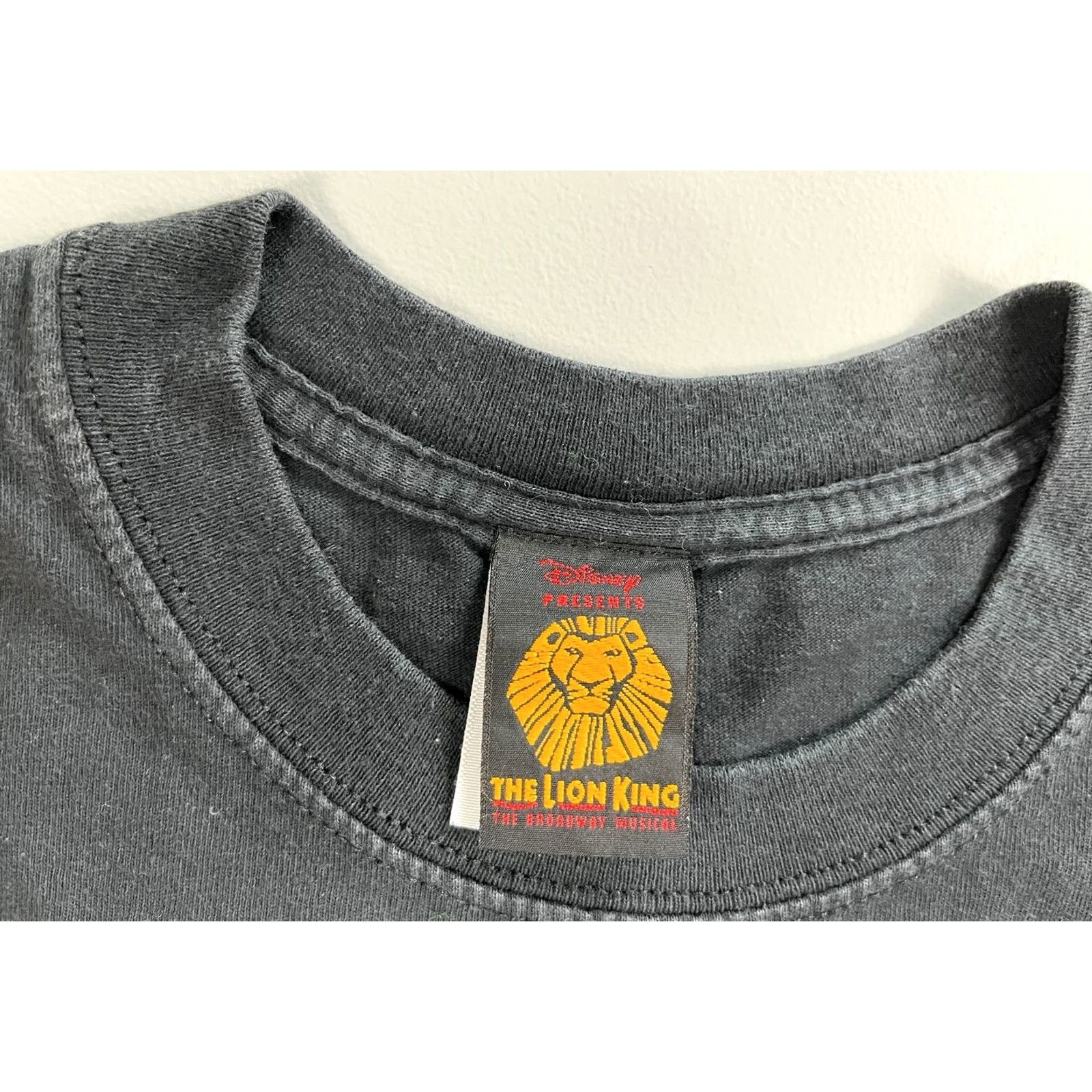 Disney Disney The Lion King Chicago Unisex Adult T-Shirt Sz L Black Cotton Crew Neck Short Sleeve Regular Man? Size US L / EU 52-54 / 3 - 5 Thumbnail
