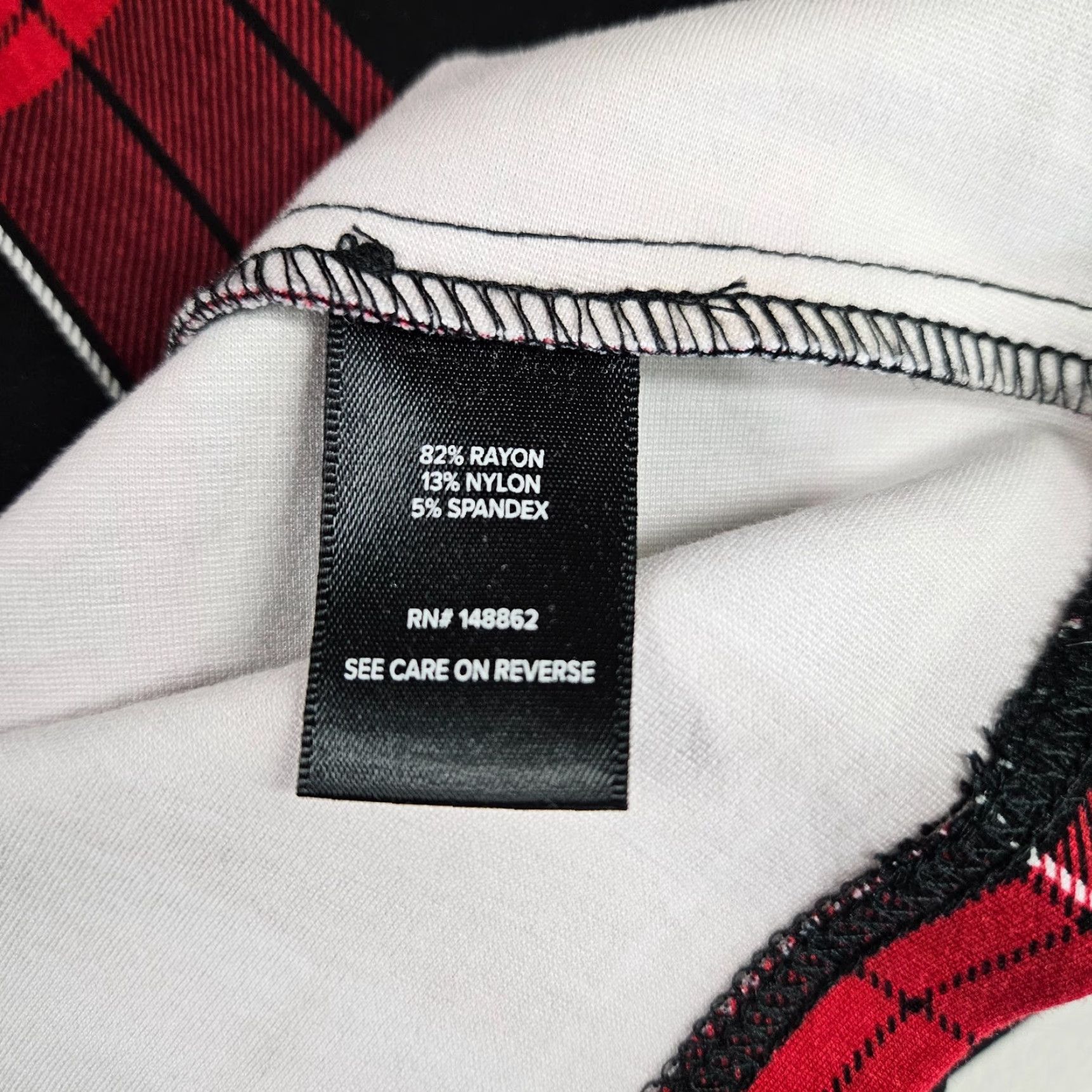 Torrid Torrid Womens Pencil Skirt Size 2 Red Black Plaid Pull On Rayon Blend Size 26" / US 2 / IT 38 - 3 Thumbnail