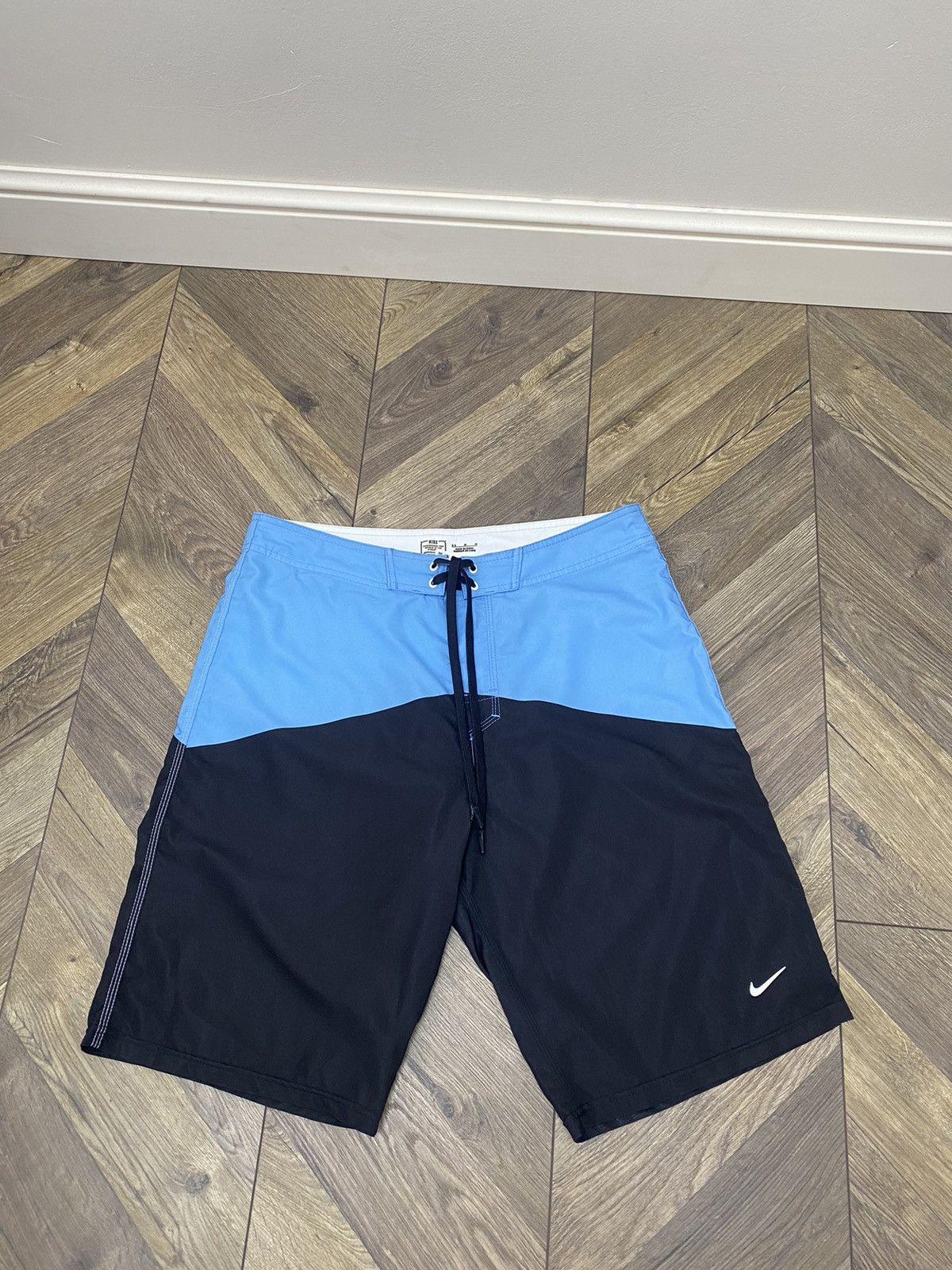 Nike × Vintage Vintage Bermuda Boardshort Nike shorts Size US 32 / EU 48 - 1 Thumbnail