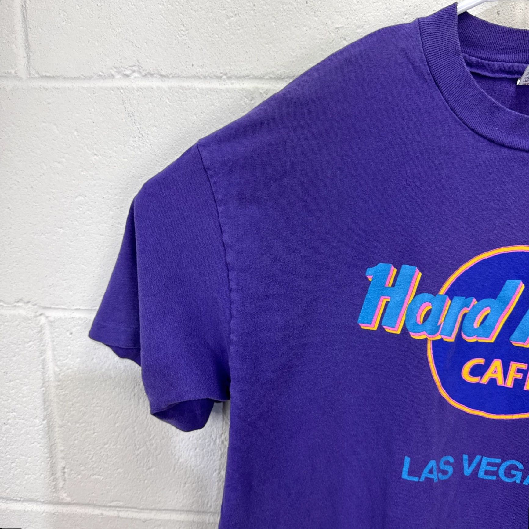 Hard Rock Cafe VINTAGE Hard Rock Cafe Shirt Men Large Cotton 90s USA City Rock Purple Short Sleeve Crew Neck Size US L / EU 52-54 / 3 - 5 Thumbnail