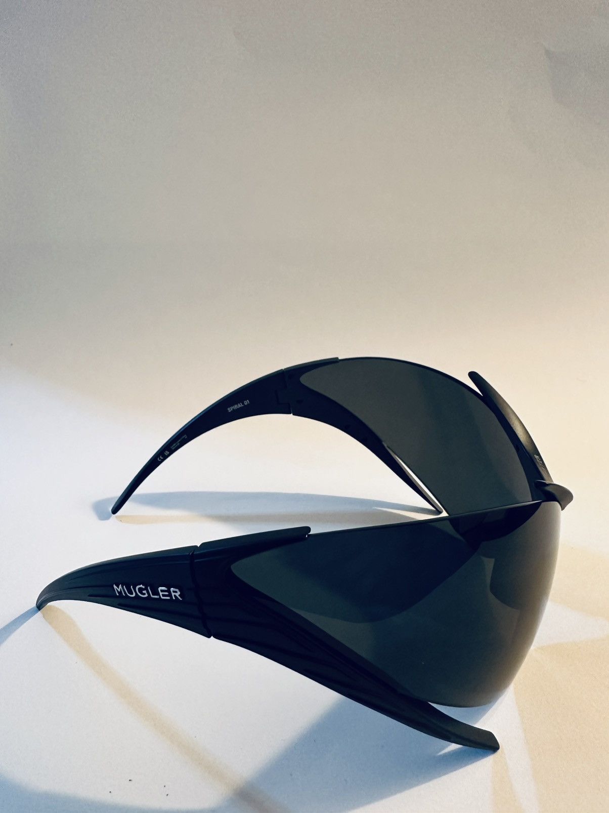 Gentle Monster × Mugler Gentle Monster x Mugler Spiral Sunglasses (01 M01) Size ONE SIZE - 5 Thumbnail