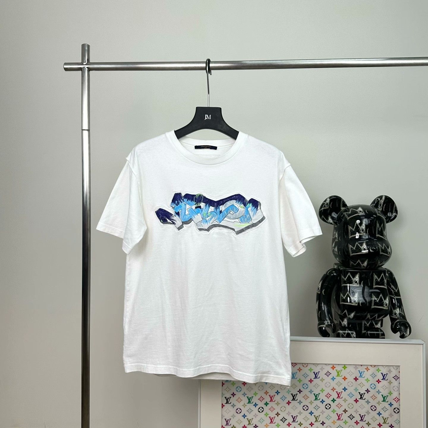 Louis Vuitton Louis Vuitton Embroidered Graphic T-Shirt l Men Size US L / EU 52-54 / 3 - 1 Thumbnail