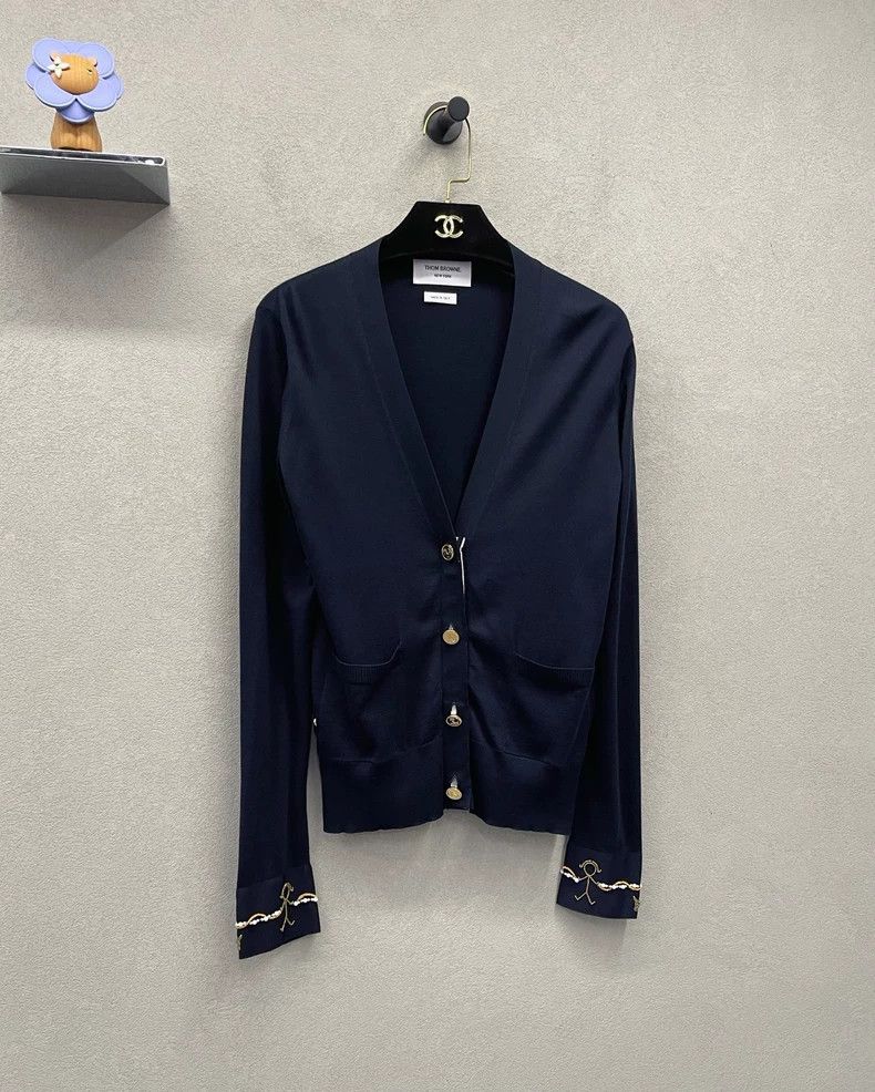 Thom Browne Thom Browne V-neck button knit Size XS / US 0-2 / IT 36-38 - 3 Thumbnail