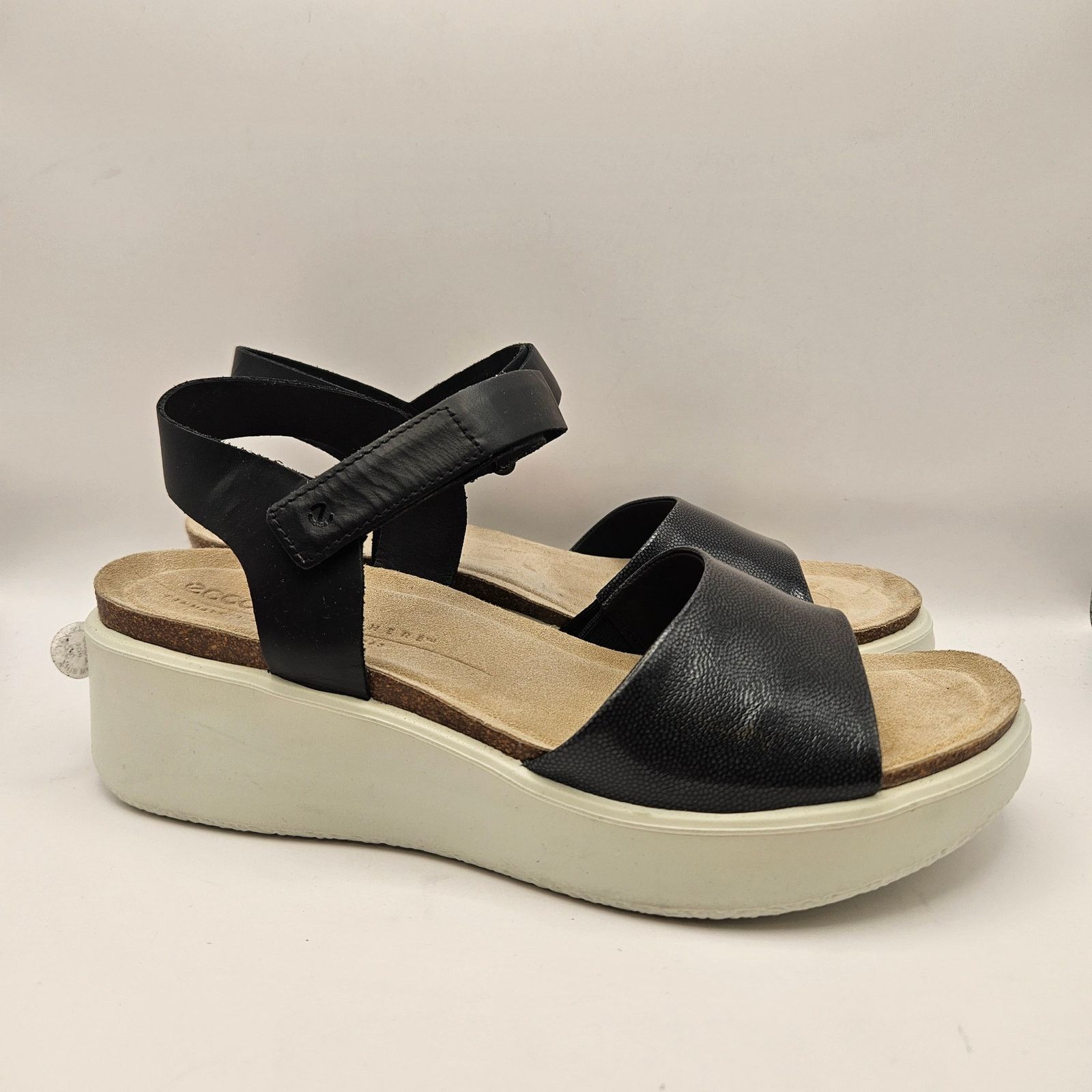 Ecco ECCO WOMEN'S 41 FLOWT WEDGE LEATHER CORK HEELED SANDAL BLACK Size US 10.5 / IT 40.5 - 4 Thumbnail