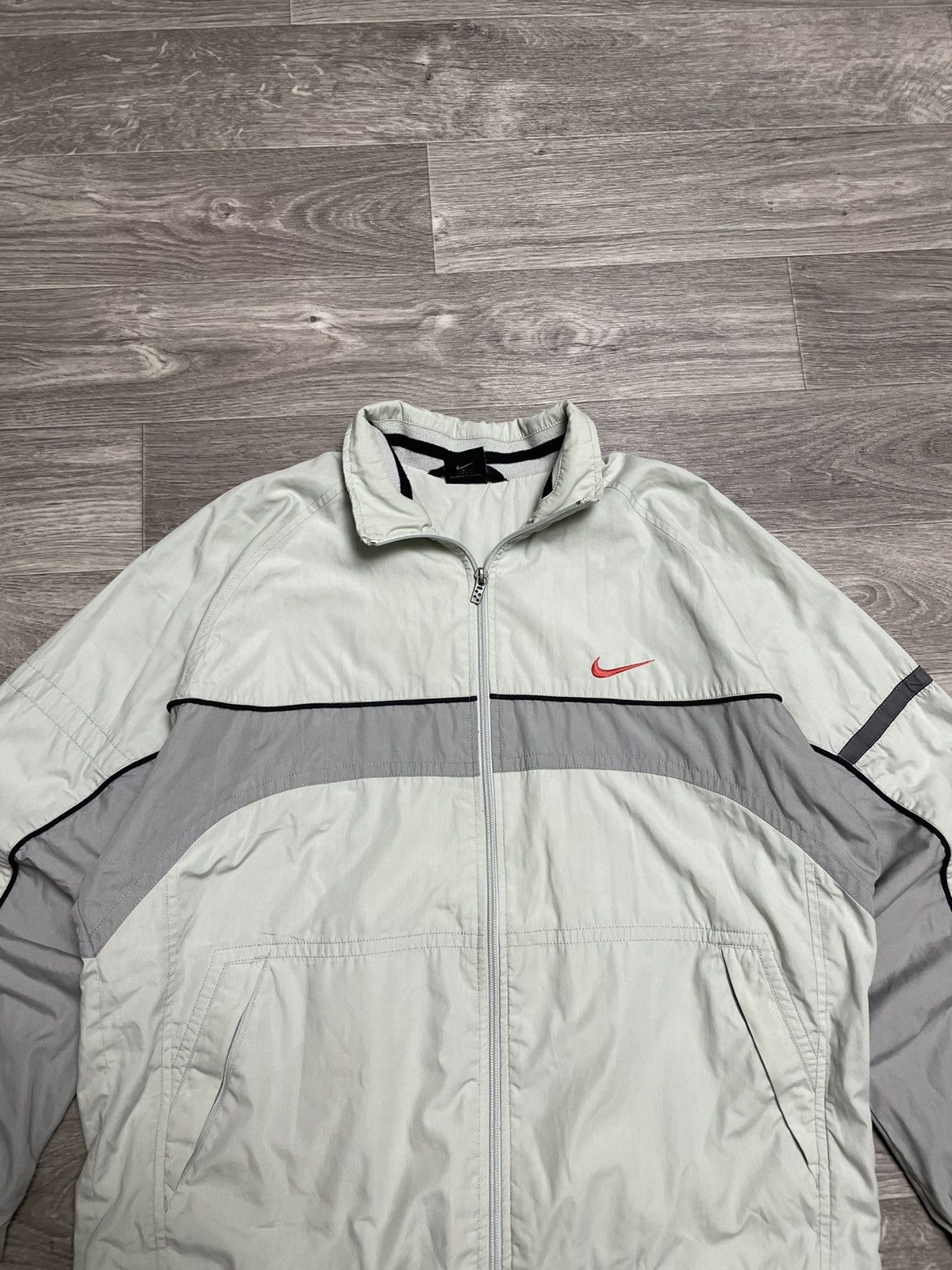 Nike Vintage Nike Swoosh Logo Retro Light Jacket 00s Size US S / EU 44-46 / 1 - 2 Thumbnail