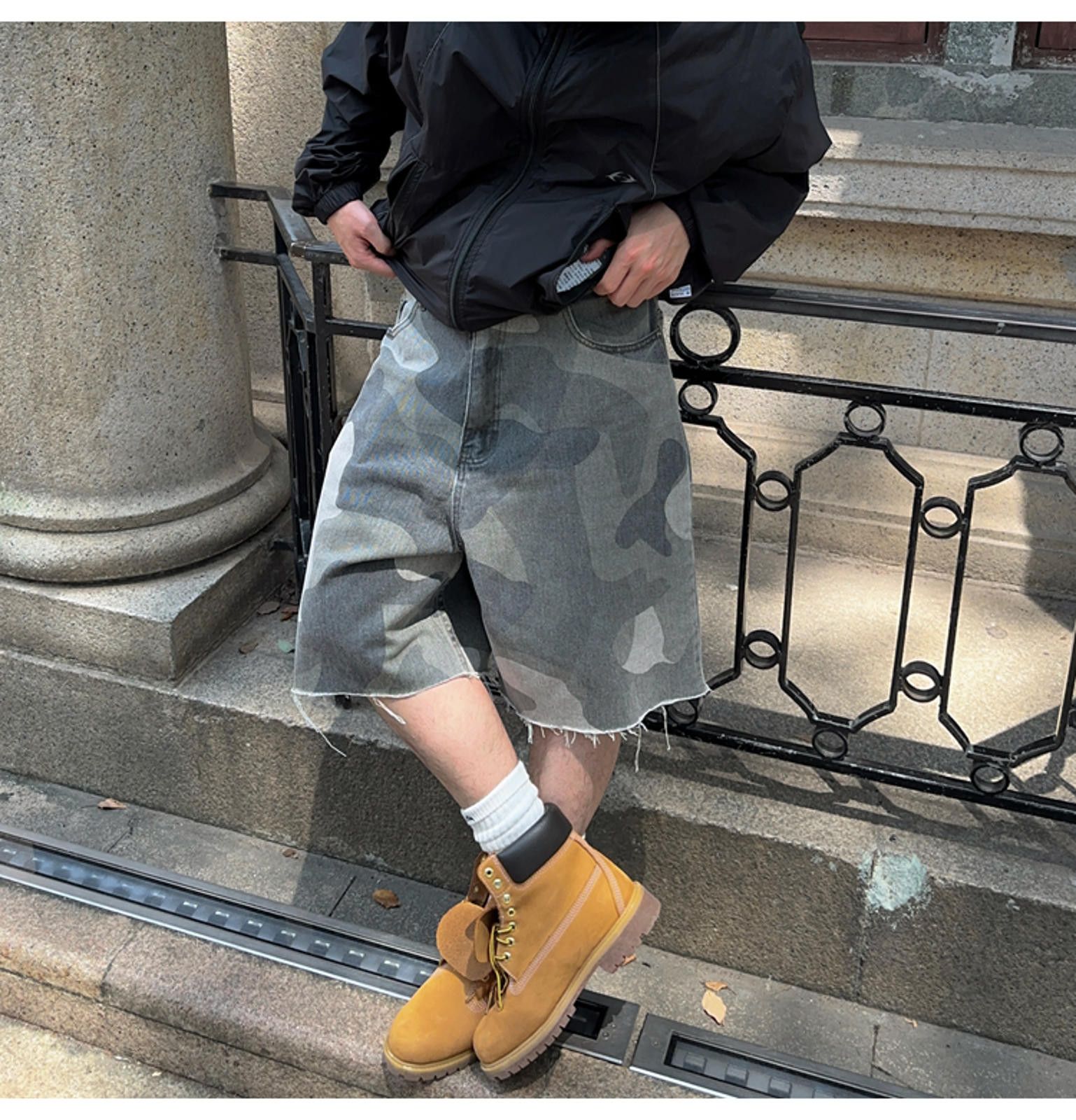 Jean × Vintage Men's Camouflage Denim Shorts - Street Style Fashion Size US 32 / EU 48 - 2 Thumbnail
