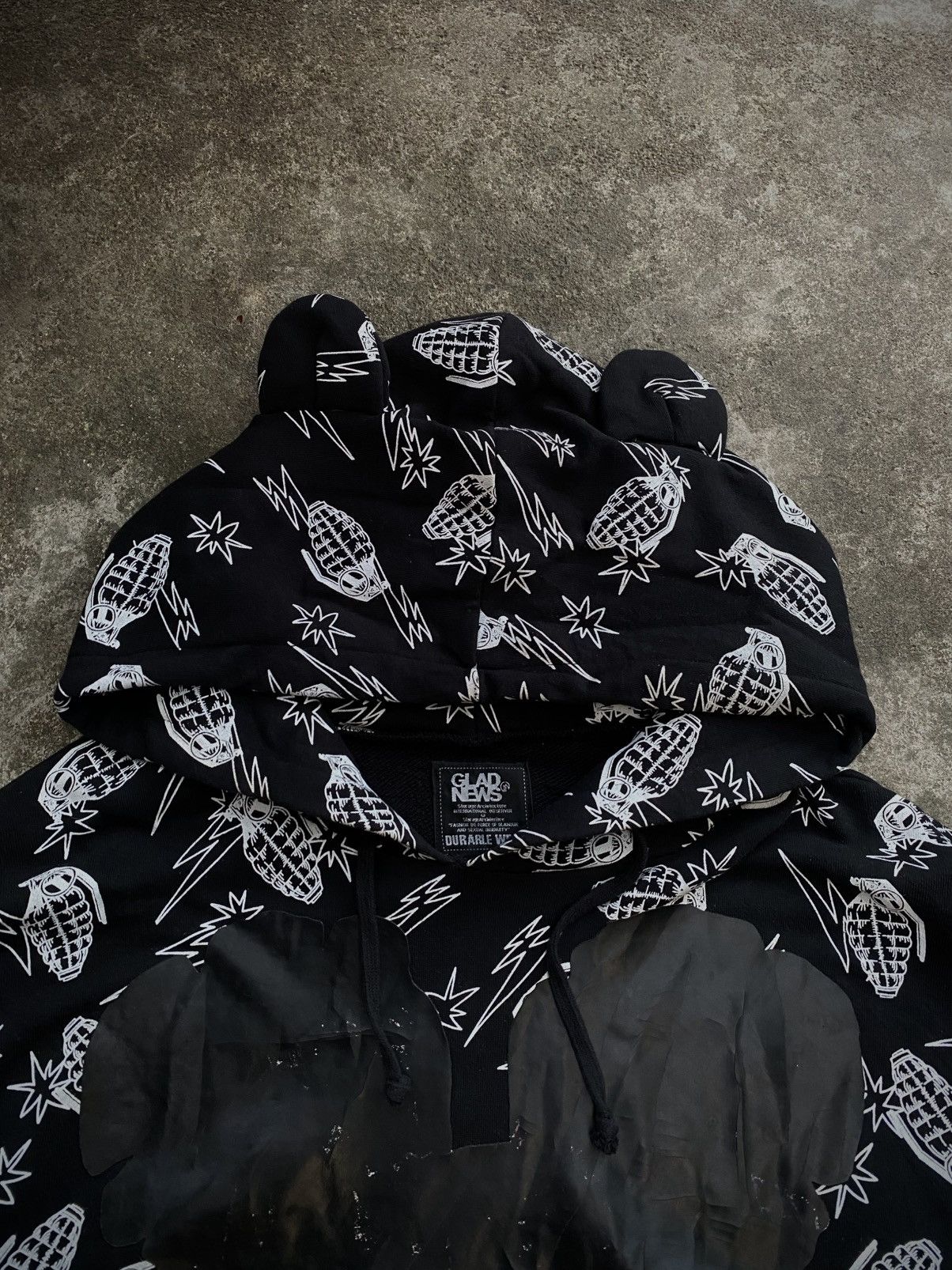 Japanese Brand GLAD NEWS MICKEY SKULL GRENADE PONCHO HOODIES Size US L / EU 52-54 / 3 - 3 Thumbnail