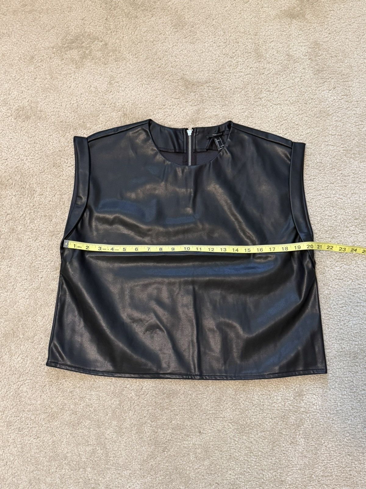 Forever 21 Forever 21 Black Faux Leather Sleeveless Top Size Large Size L / US 10 / IT 46 - 3 Thumbnail