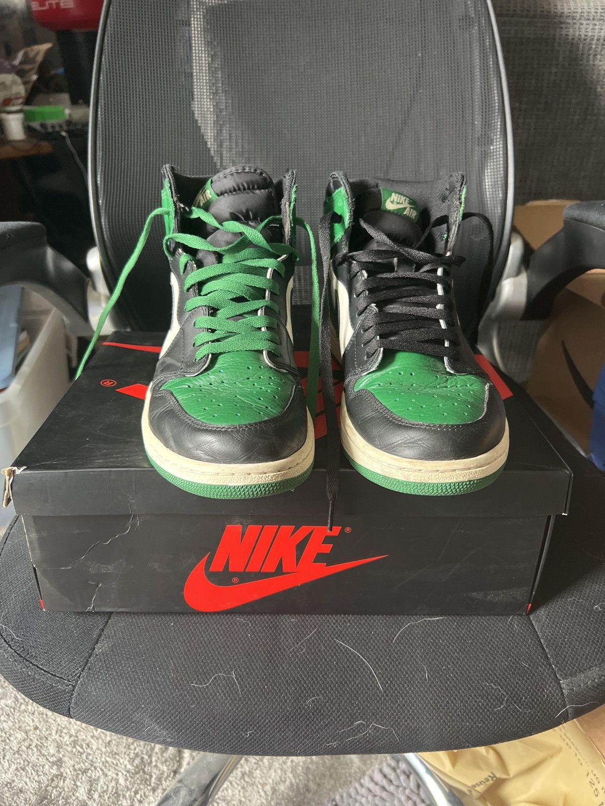 Jordan Brand × Nike Nike Air Jordan 1 Retro High OG Pine Green Sneakers Size US 12 / EU 45 - 1 Thumbnail