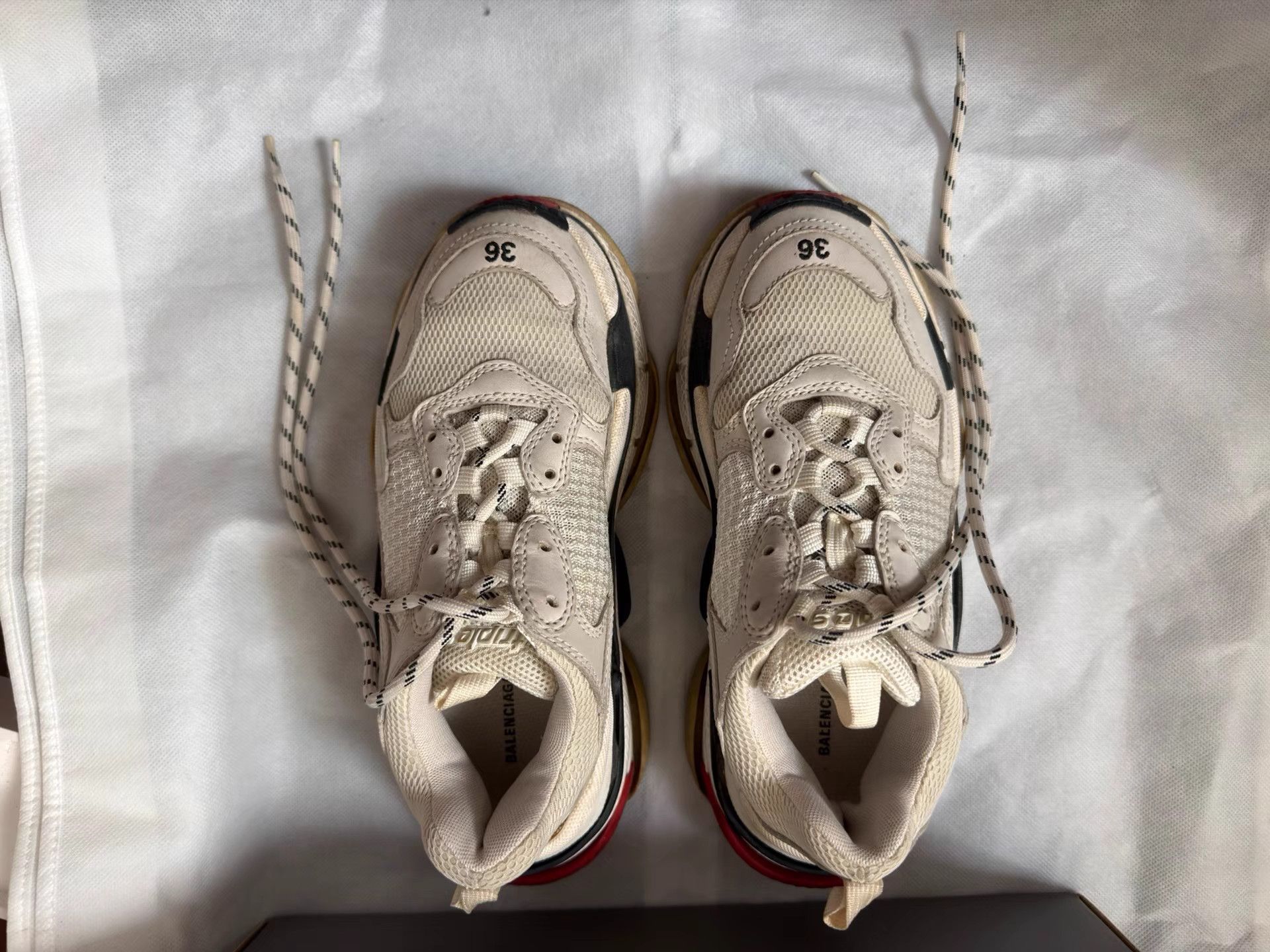 Balenciaga Balenciaga Triple S Classic Dad Sneakers Q9 Size US 6 / IT 36 - 1 Thumbnail