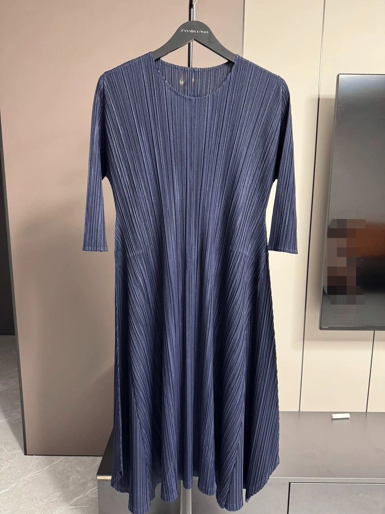 Other Issey Miyake size:4 Dark blue pleated dress Size M / US 6-8 / IT 42-44 - 1 Thumbnail
