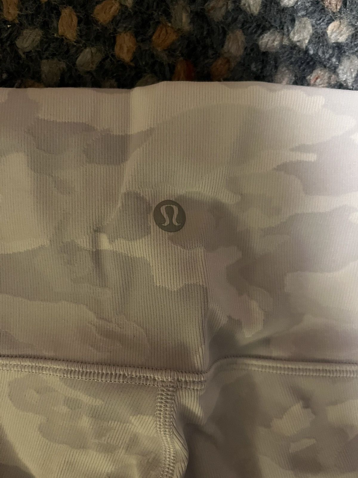 Lululemon Lululemon Women’s Gray and White Camouflage Leggings Size 6 Size 28" / US 6 / IT 42 - 4 Thumbnail