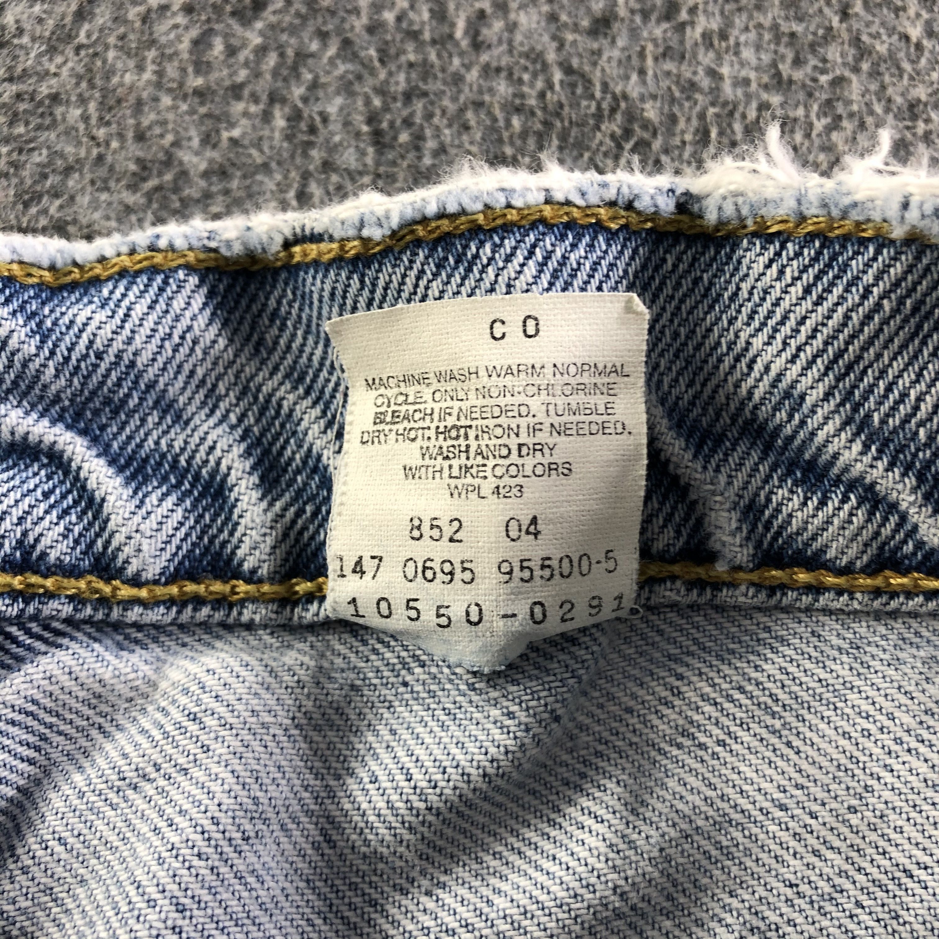 Levi's Vintage Light Wash Levis 550 Jeans-J3490 Size US 27 - 12 Thumbnail