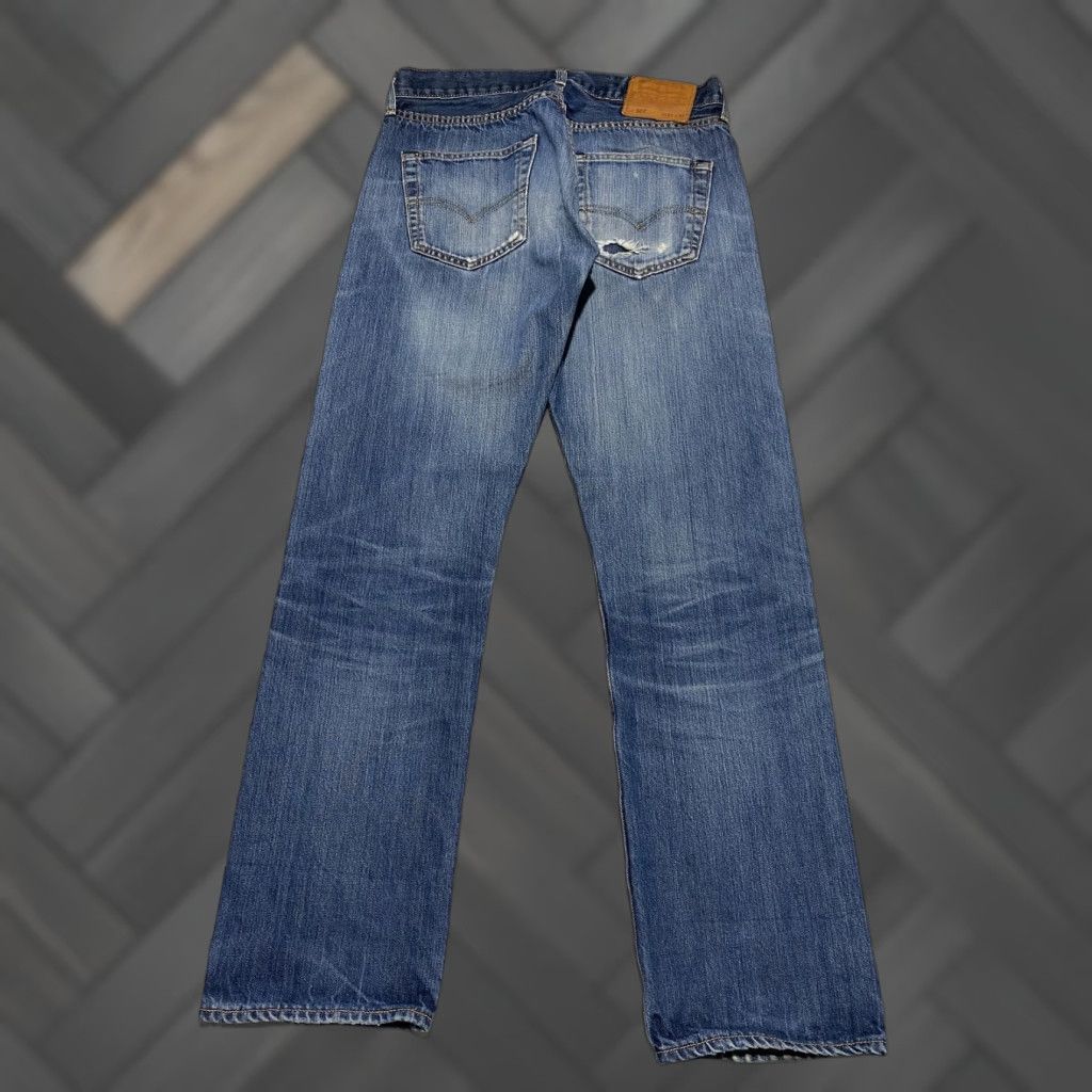 Levi's VINTAGE Levi's 501 Jeans Mens 31x30 Blue Denim Straight Leg Button Fly Distressed Worn Casual/Everyday Mens Jeans Size US 31 - 1 Thumbnail