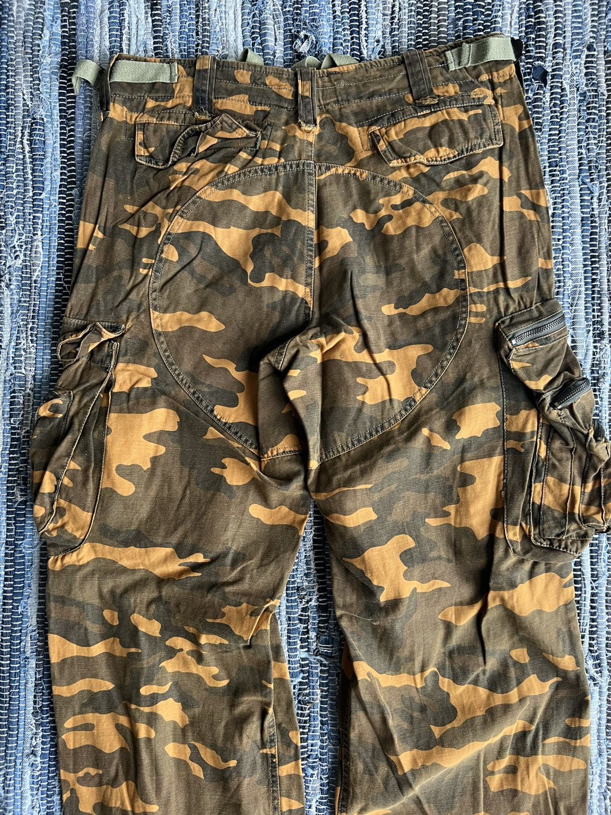 Abercrombie & Fitch Vintage Abercrombie Fitch Orange Camo Parachute Cargo Pants Size US 32 / EU 48 - 9 Thumbnail
