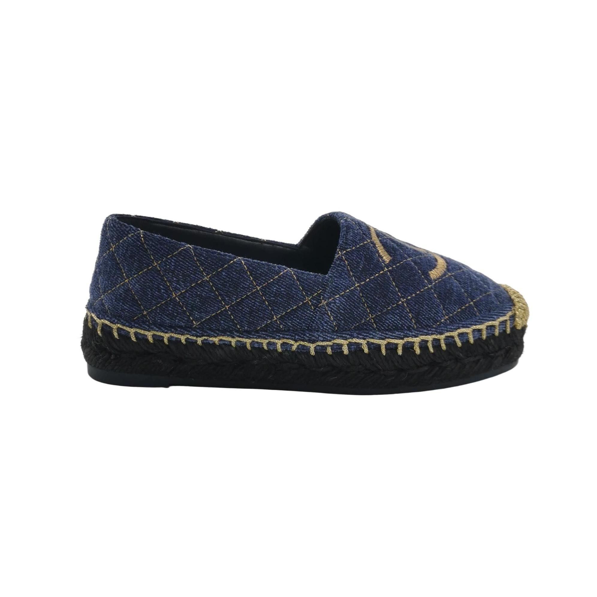Chanel Chanel Women 5 Flats Size US 5 / IT 35 - 1 Thumbnail