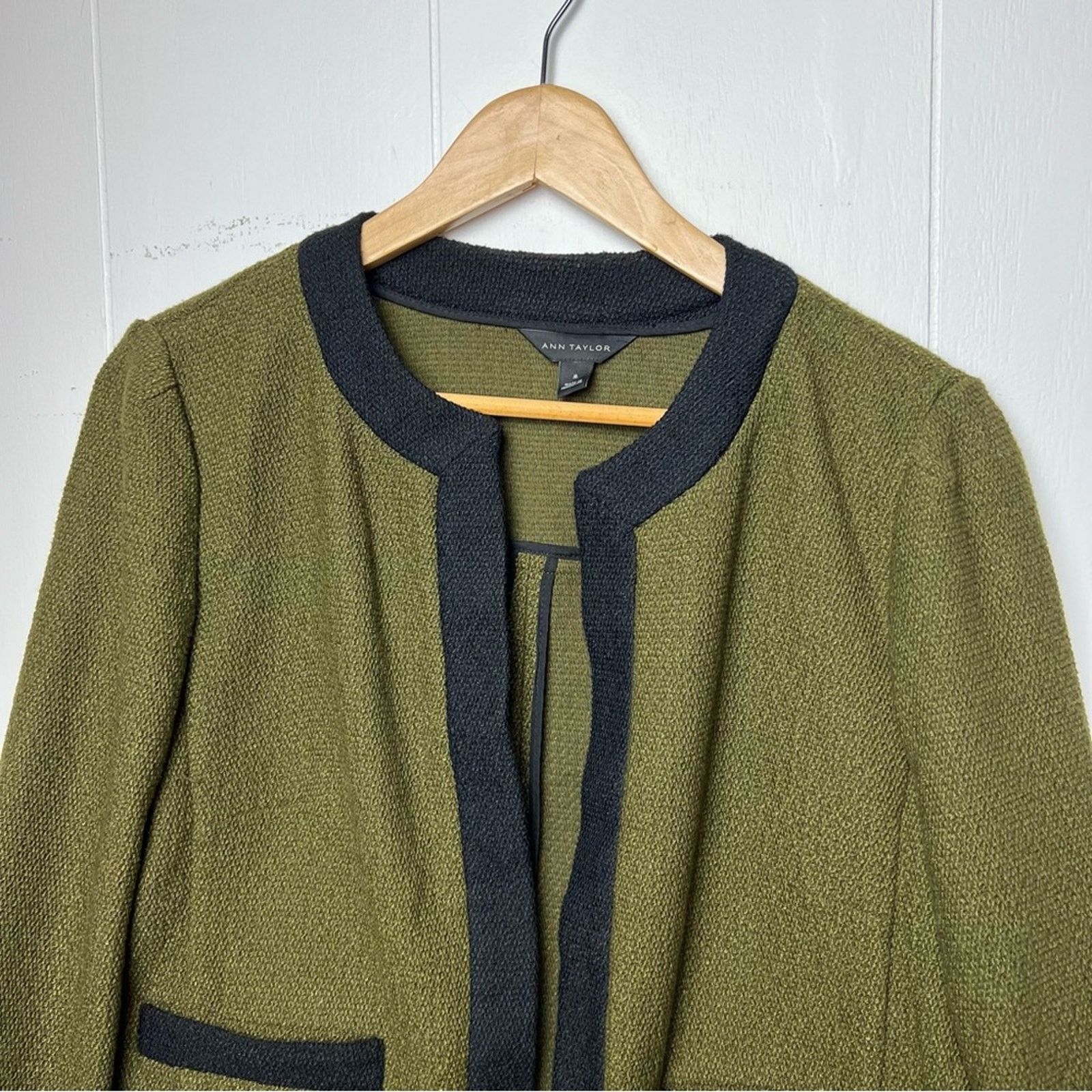 Ann Taylor AOlive Green Trim Open Front Nubby Cropped Jacket Womens Med Size M / US 6-8 / IT 42-44 - 8 Thumbnail