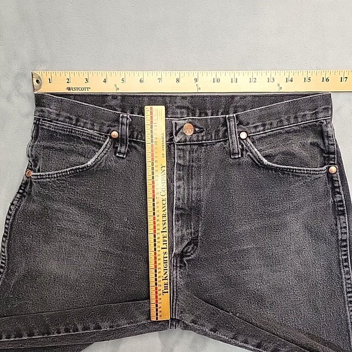 Wrangler Wrangler Jeans Mens 33x32 Black Heavyweight Denim 1013MWZWK Western Cowboy Rodeo Jeans Mens 33 Black Cowboy Western USA Wrangler 13MWZ Mens Size US 33 - 7 Thumbnail