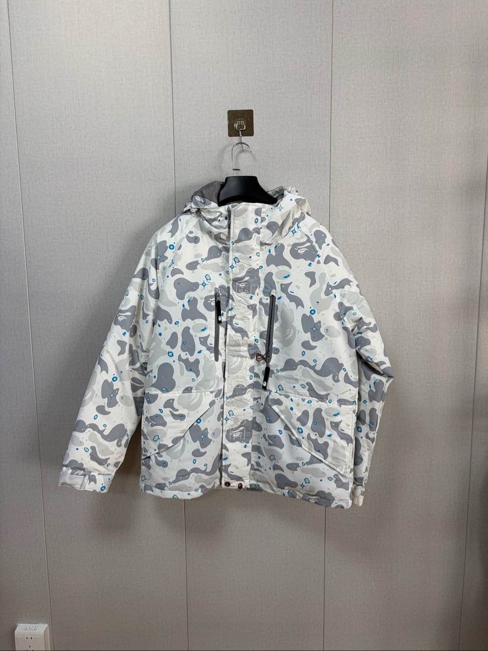 Bape A Bathing Ape Camo Down Jacket Size L Size US L / EU 52-54 / 3 - 1 Thumbnail