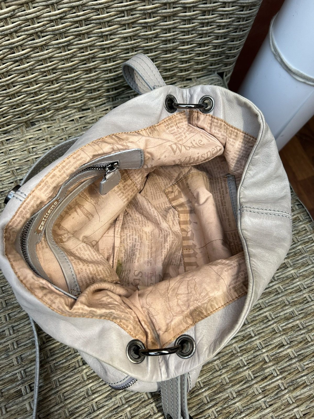 John Galliano × Vintage Vintage Galliano Leather Gray Crossbody Bag Gazette Lining Size ONE SIZE - 8 Thumbnail