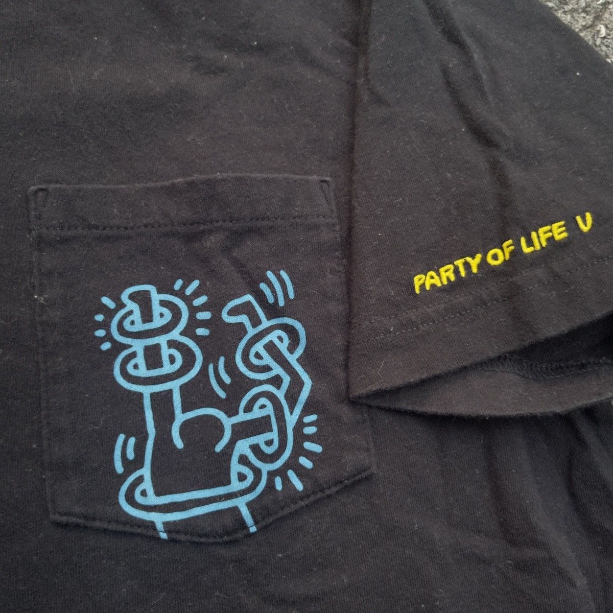 Keith Haring × Uniqlo × Vintage Vintage UNIQLO KEITH HARING MOMA Pocket Shirt Size US L / EU 52-54 / 3 - 3 Thumbnail
