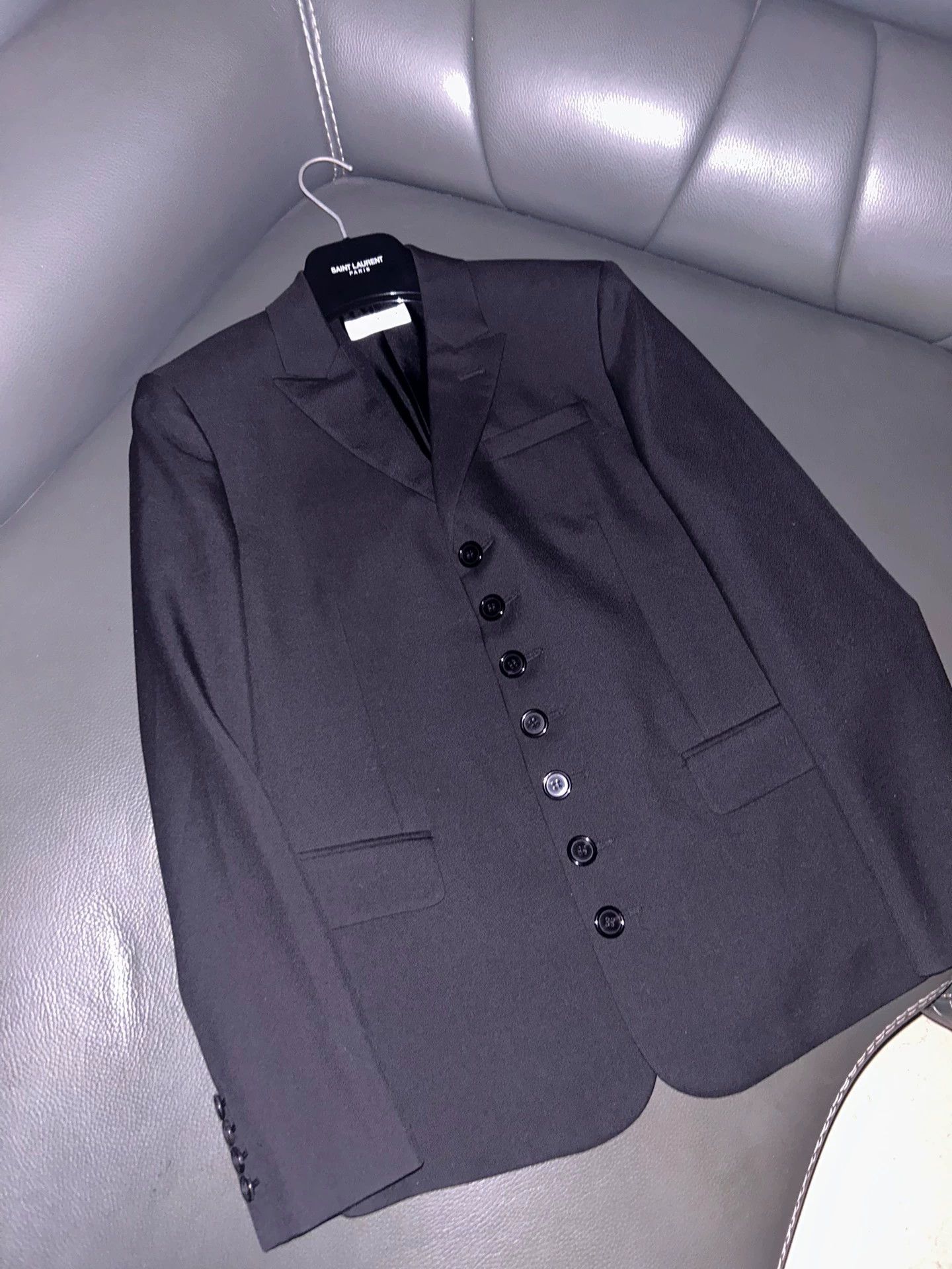 Saint Laurent Paris Saint Laurent Paris Seven button sword collar suit jacket Size US S / EU 44-46 / 1 - 1 Thumbnail