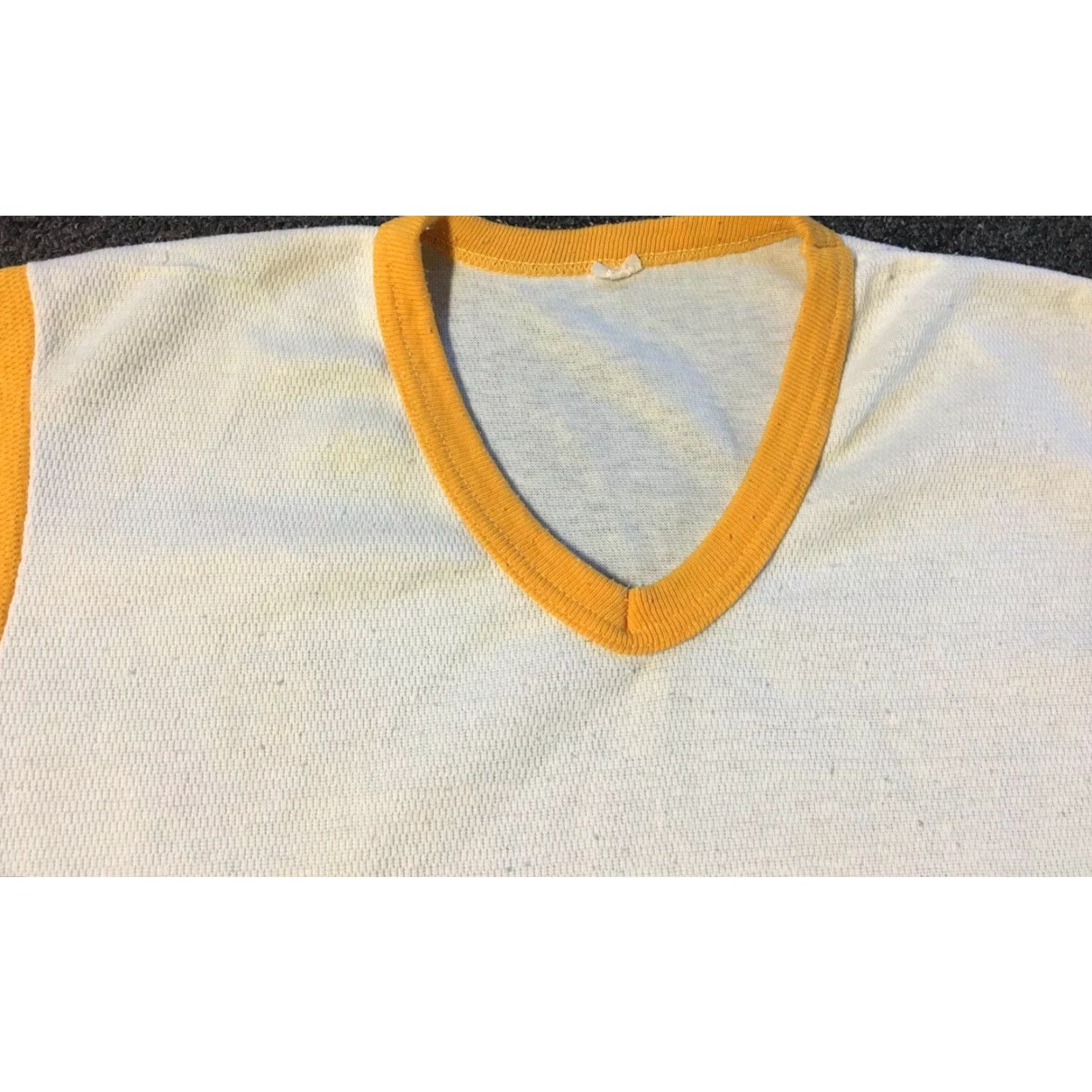 Vintage VINTAGE American Vintage Jersey Shirt L XL Yellow 70s School Lunch Victim Single Stitch USA Humor Retro 80s Size US L / EU 52-54 / 3 - 5 Thumbnail