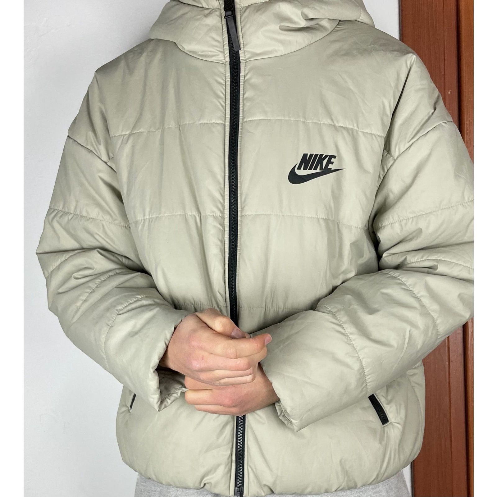 Nike Nike Women Beige Long Sleeve Full Zip Hooded Puffer Jacket M Size M / US 6-8 / IT 42-44 - 2 Thumbnail