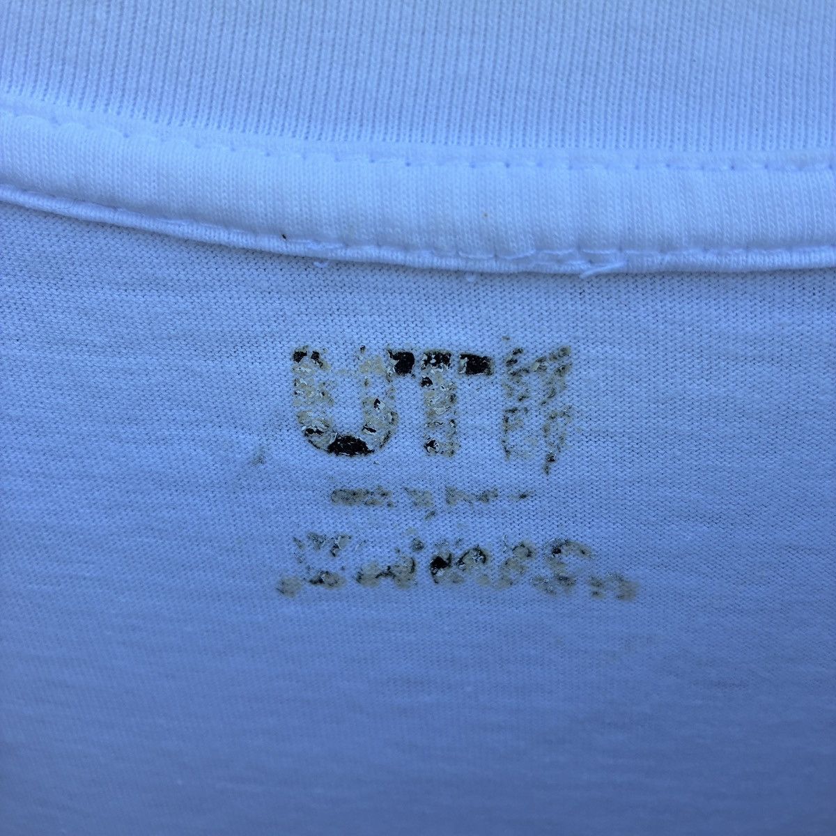 Kaws × Uniqlo Kaws x Uniqlo UT White Graphic Pink BFF T-Shirt Size US M / EU 48-50 / 2 - 3 Thumbnail