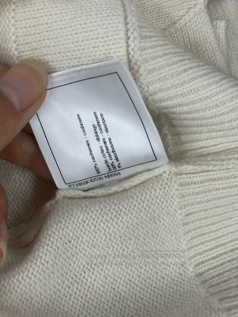 Chanel Chanel White multi-element badge sling top Size XS / US 0-2 / IT 36-38 - 7 Thumbnail
