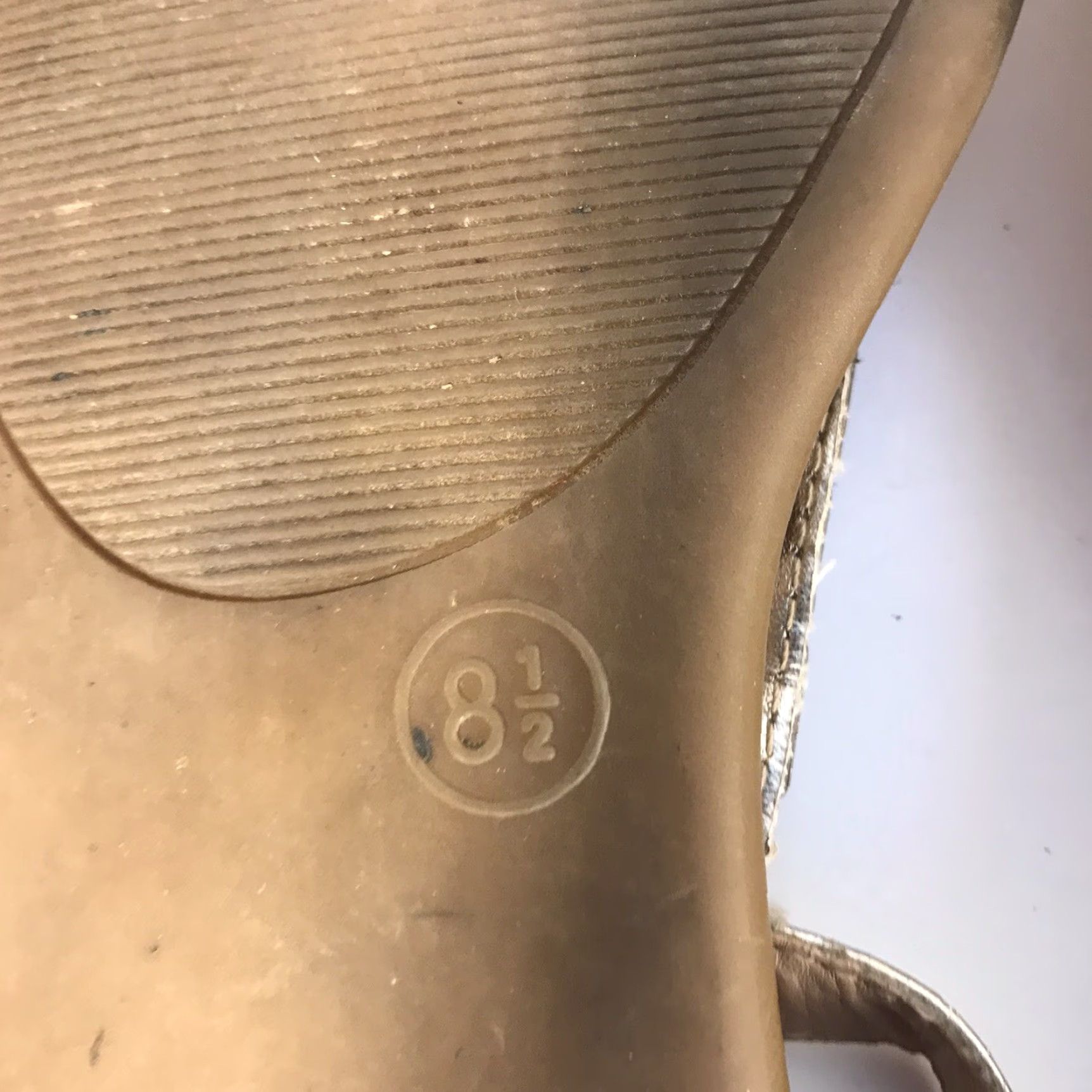 Merona VINTAGE Merona Women's Flat T-Strap Sandals Size 8.5 Gold Summer Casual Elevated Design Size US 8.5 / IT 38.5 - 4 Thumbnail