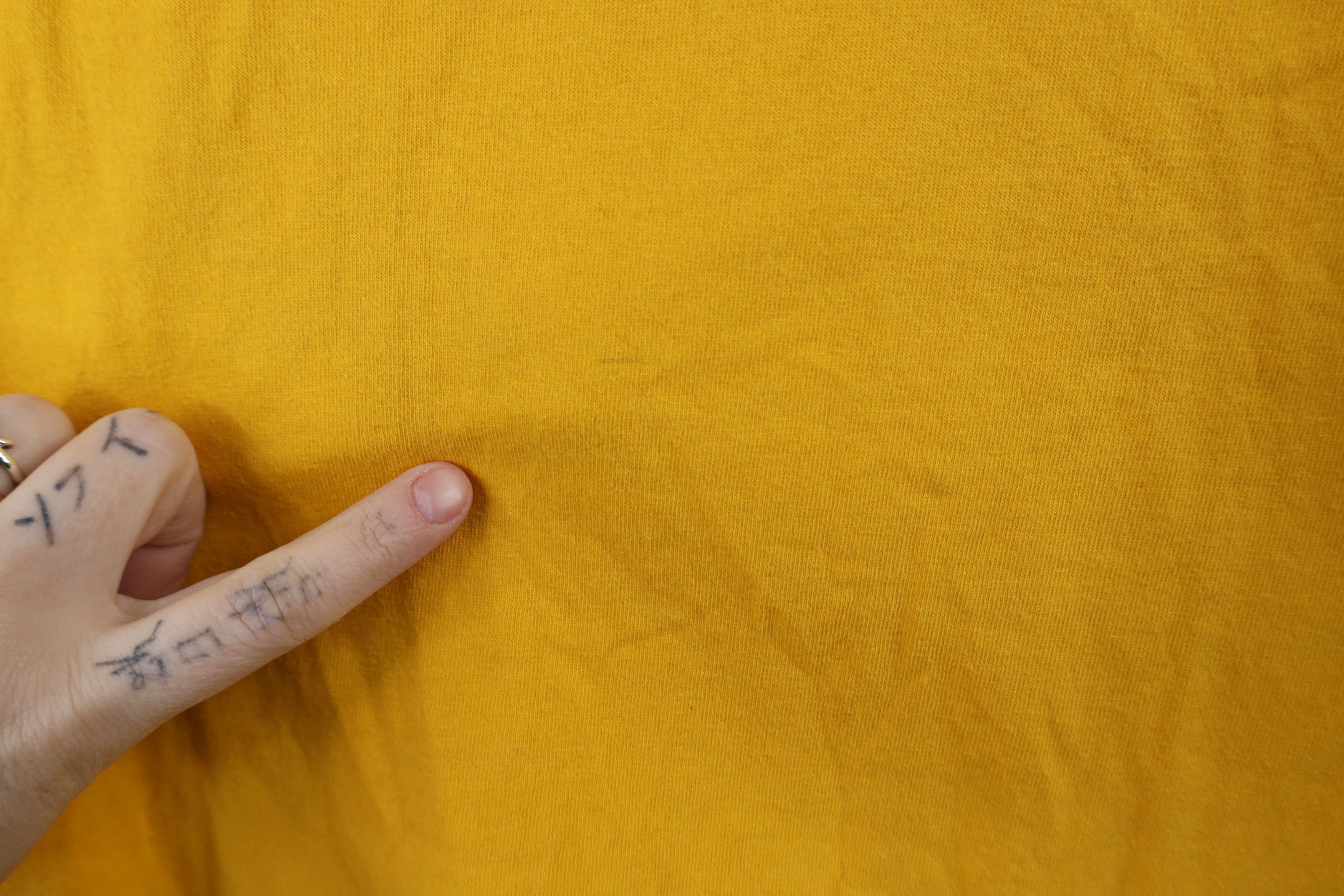Vintage Vintage 90s Spalding Fire Flames Short Sleeve T-Shirt Yellow Size US L / EU 52-54 / 3 - 9 Thumbnail