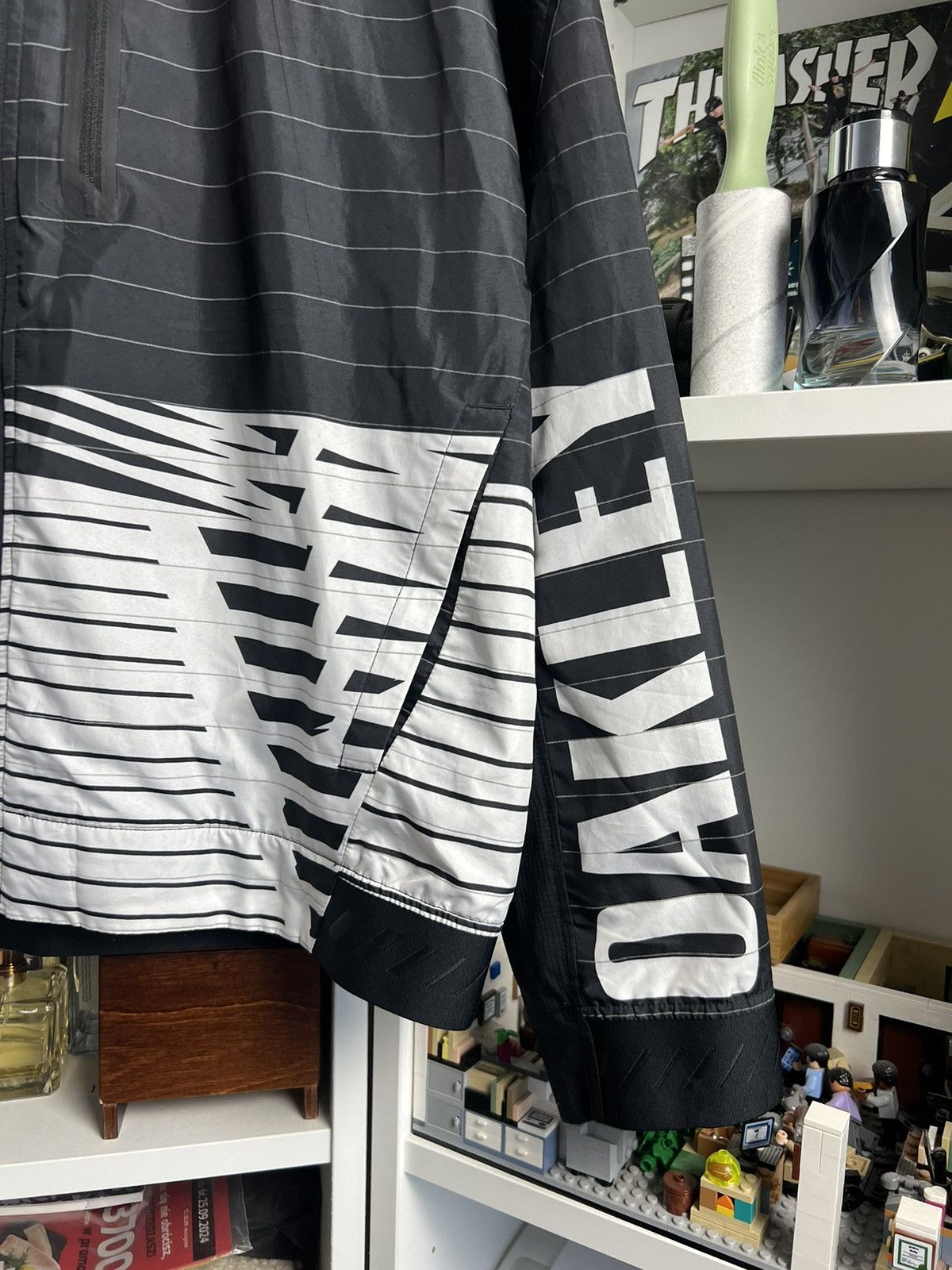 Oakley × Vintage Vintage y2k Oakley windbreaker jacket L gorpcore skate baggy Size US L / EU 52-54 / 3 - 3 Thumbnail