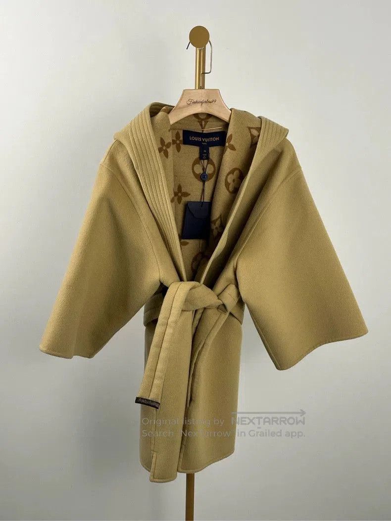 Louis Vuitton LV Monogram Logo Wool Hooded Coat. Size US S / EU 44-46 / 1 - 1 Thumbnail