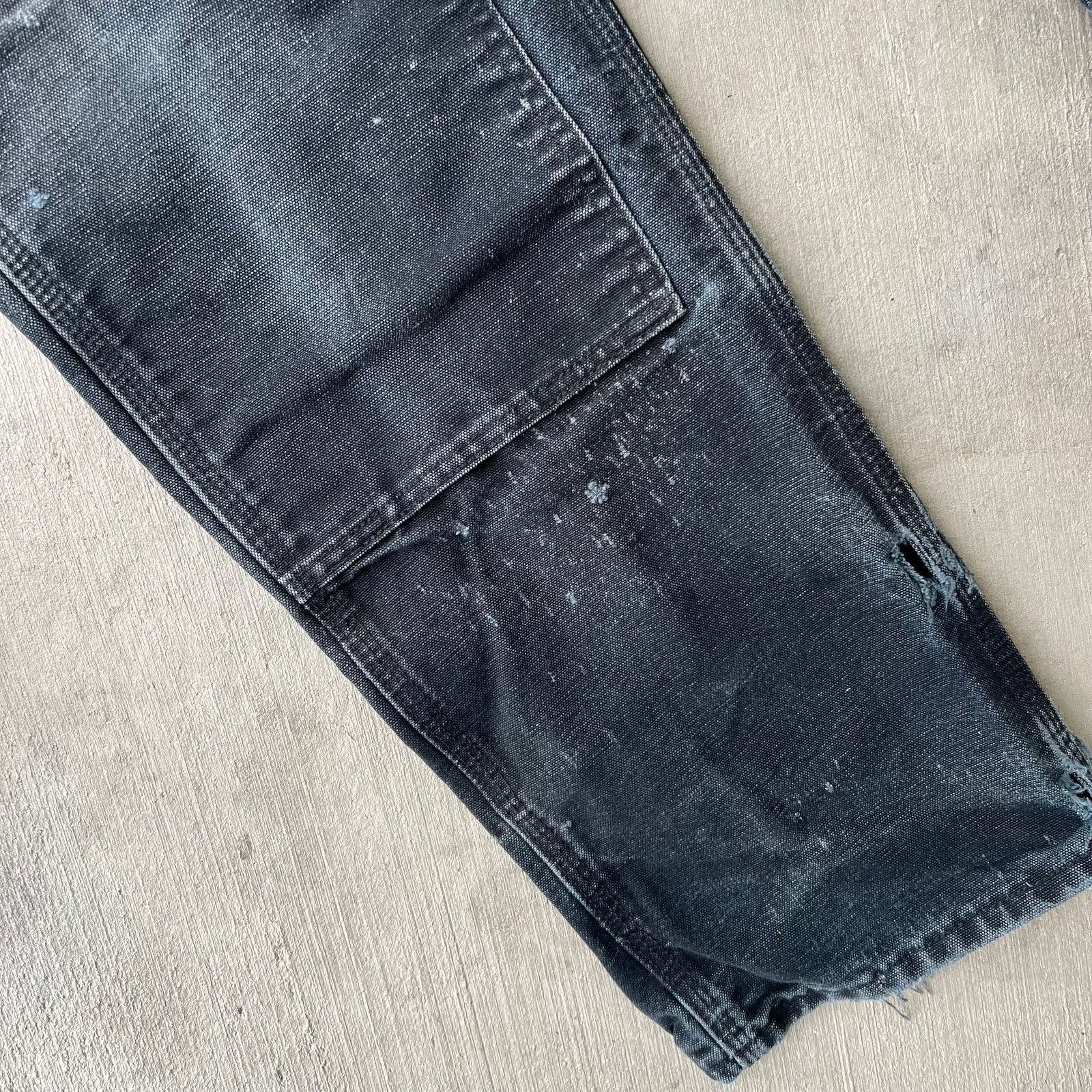 Carhartt × Vintage Carhartt faded black THRASHED double knee work wear pants Size US 28 / EU 44 - 8 Thumbnail