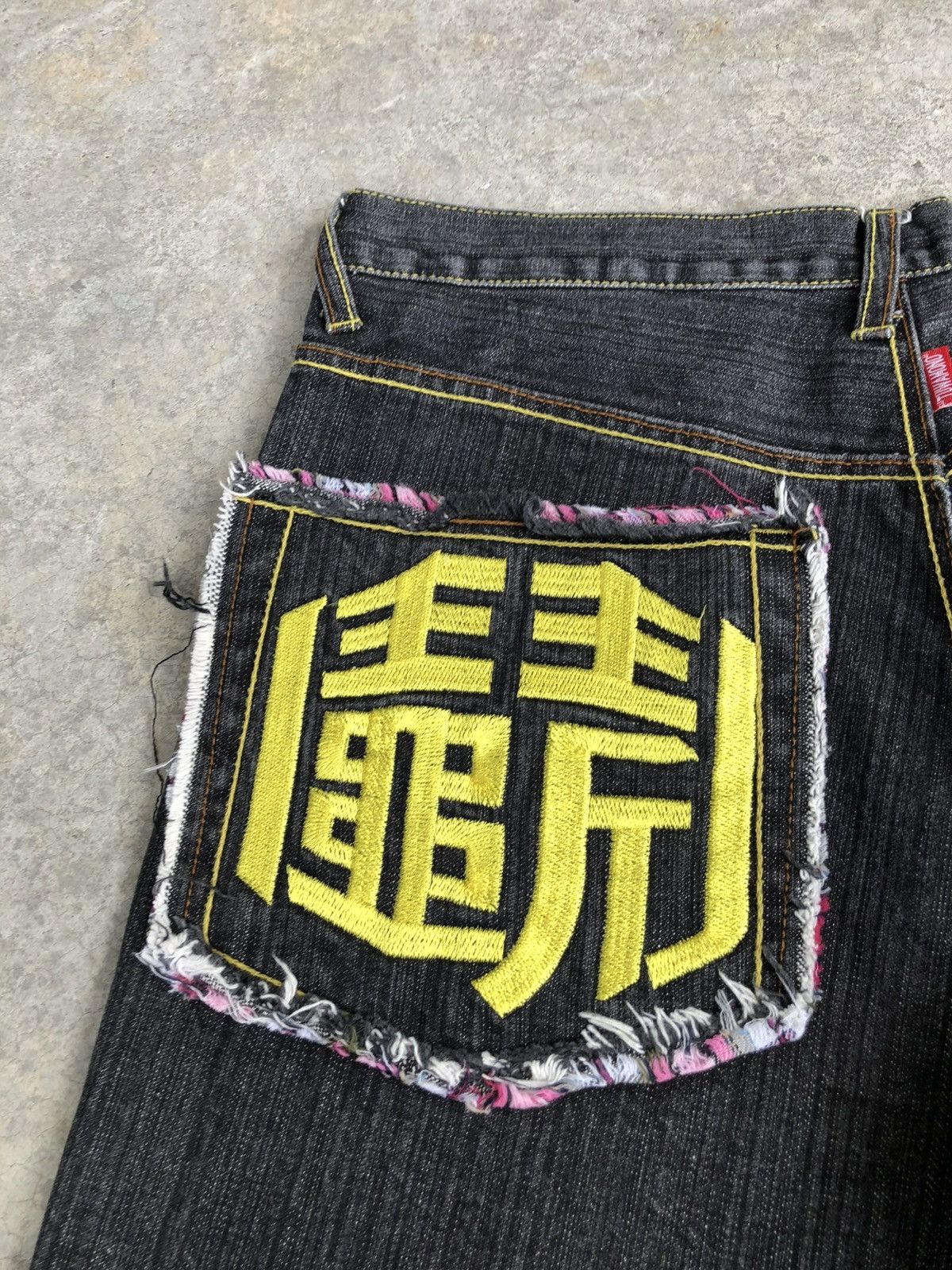 Japanese Brand Japanese Tuwamono Embroidered Jeans Distressed Size US 32 / EU 48 - 16 Thumbnail