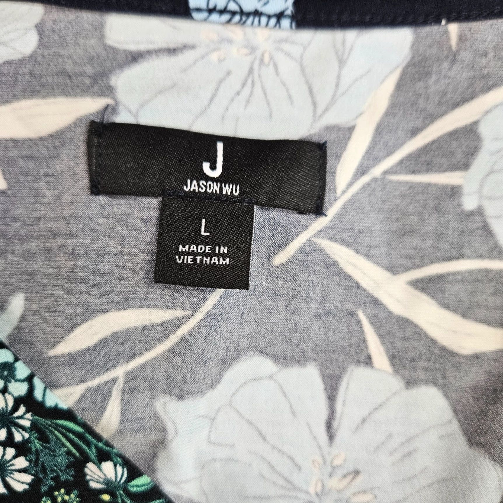 Jason Wu VINTAGE? No. J Jason Wu Womens Top Sz Large Blue Green Floral Sleeveless V-Neck Blouse Womens L Blue Floral V-Neck Shirt Size L / US 10 / IT 46 - 6 Thumbnail