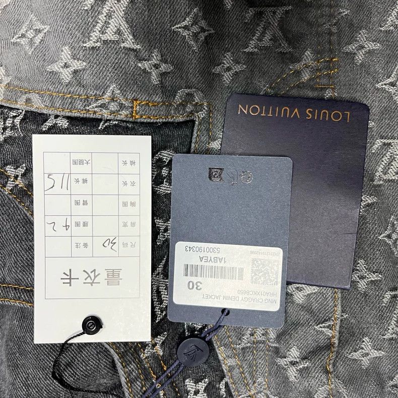 Louis Vuitton Louis Vuitton Black logo monogram print irregularly cut ca Size US 30 / EU 46 - 3 Thumbnail