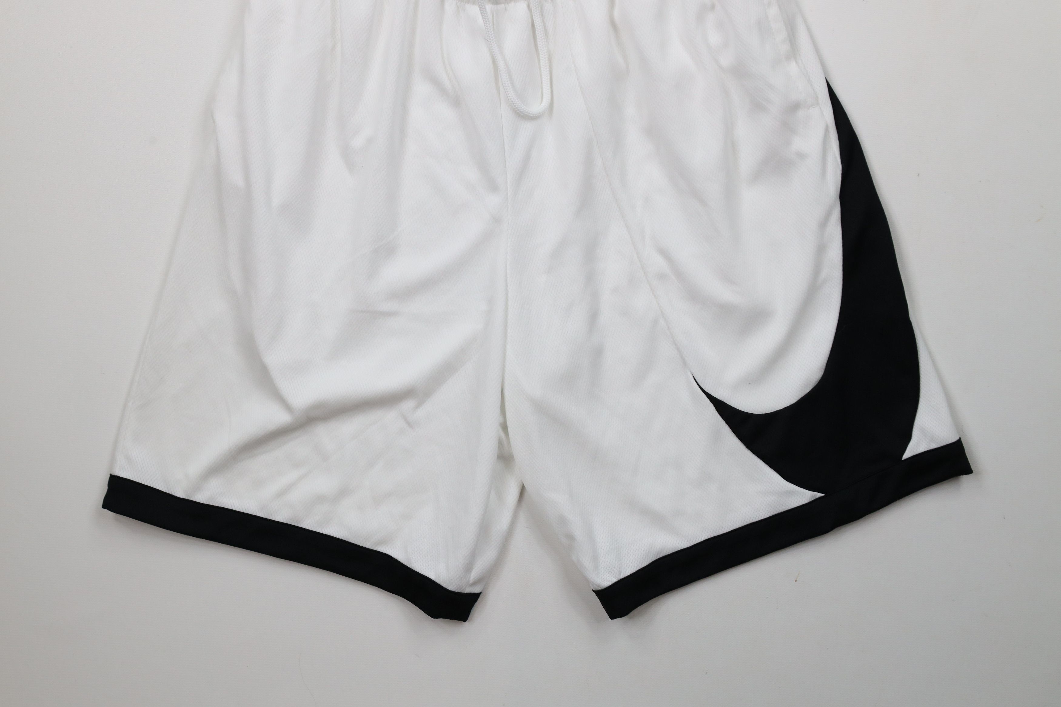 Nike × Vintage Nike Dri-Fit Logo Gym Basketball Shorts White Polyester Size US 34 / EU 50 - 4 Thumbnail