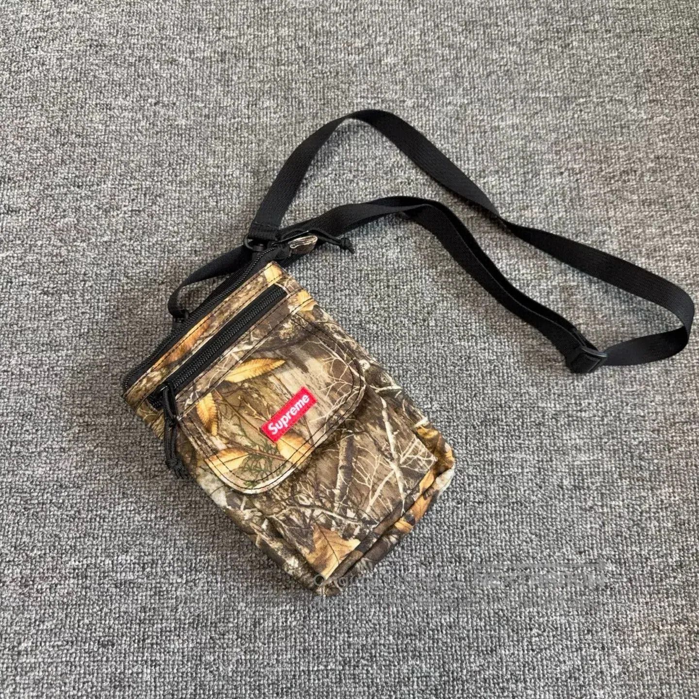 Supreme Supreme Crossbody Bag. Size ONE SIZE - 1 Thumbnail