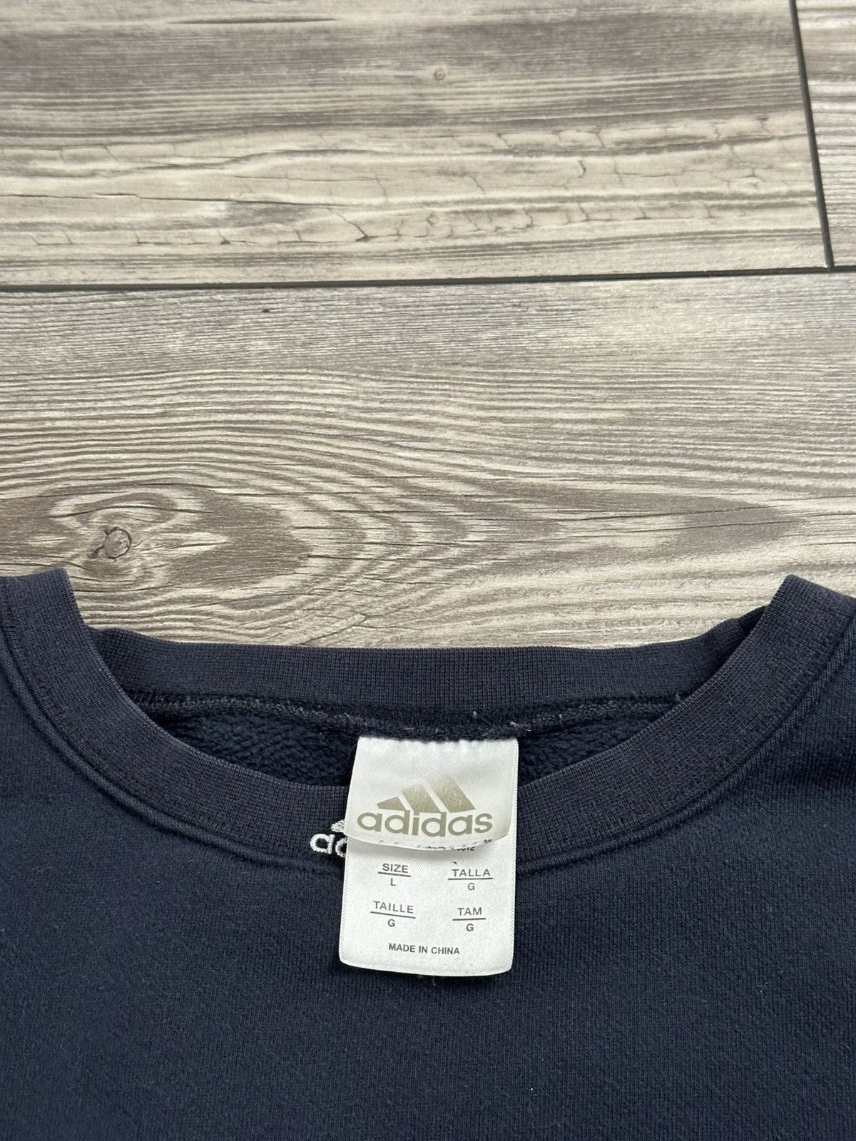 Adidas Adidas Center Logo Crewneck Size US L / EU 52-54 / 3 - 4 Thumbnail