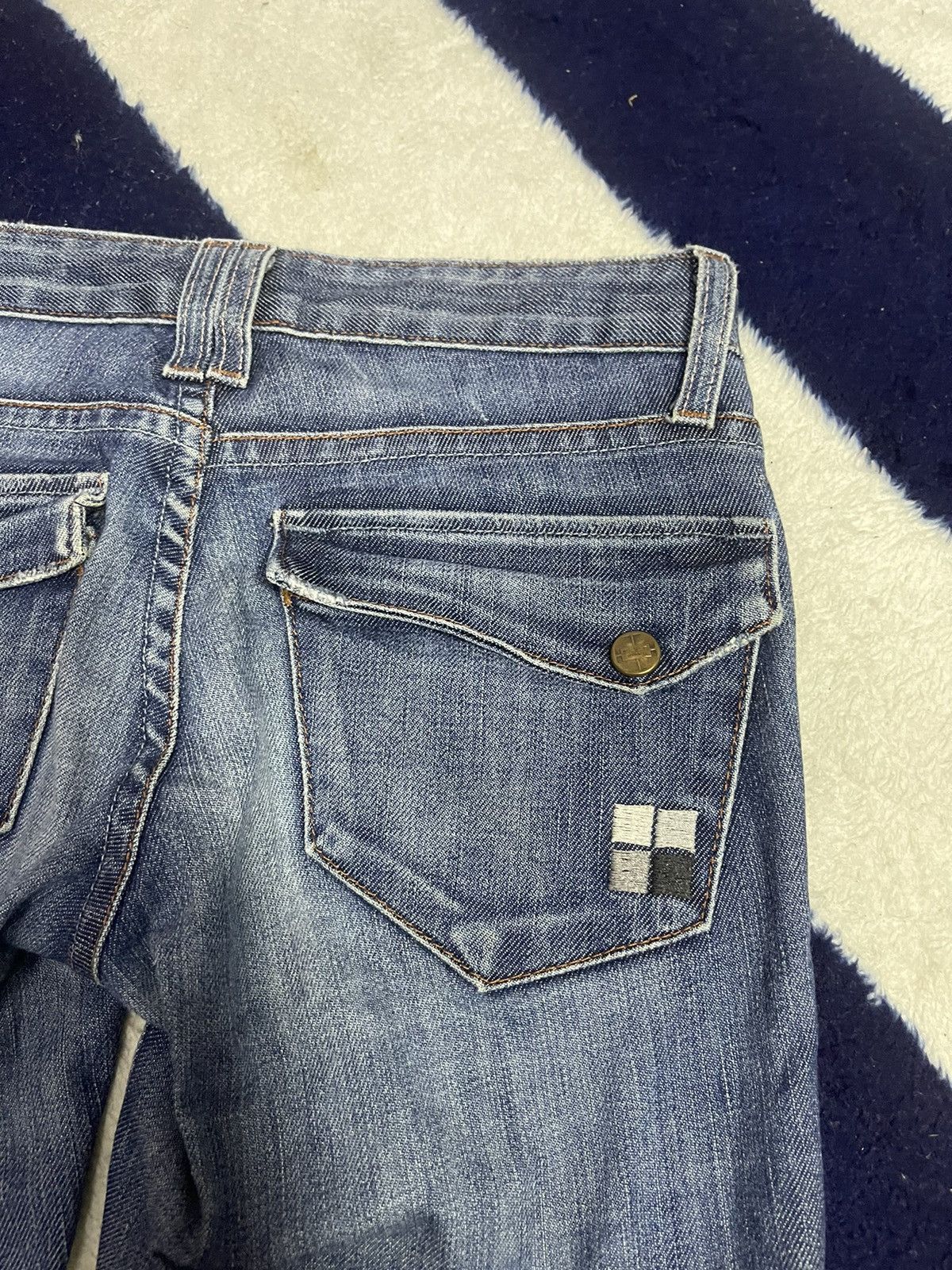 Other Salt Low Rise Flare Jeans (14) Size 27" / US 4 / IT 40 - 4 Thumbnail