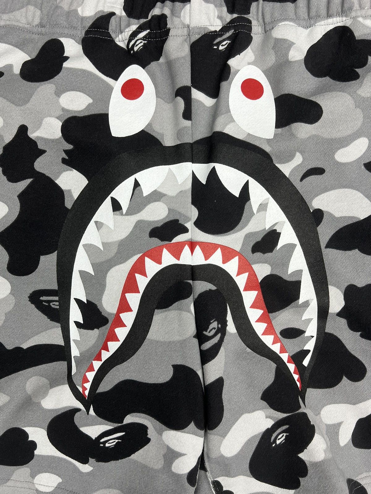 Bape Bape 1st Camo Shark Sweat Shorts Size US 32 / EU 48 - 2 Thumbnail